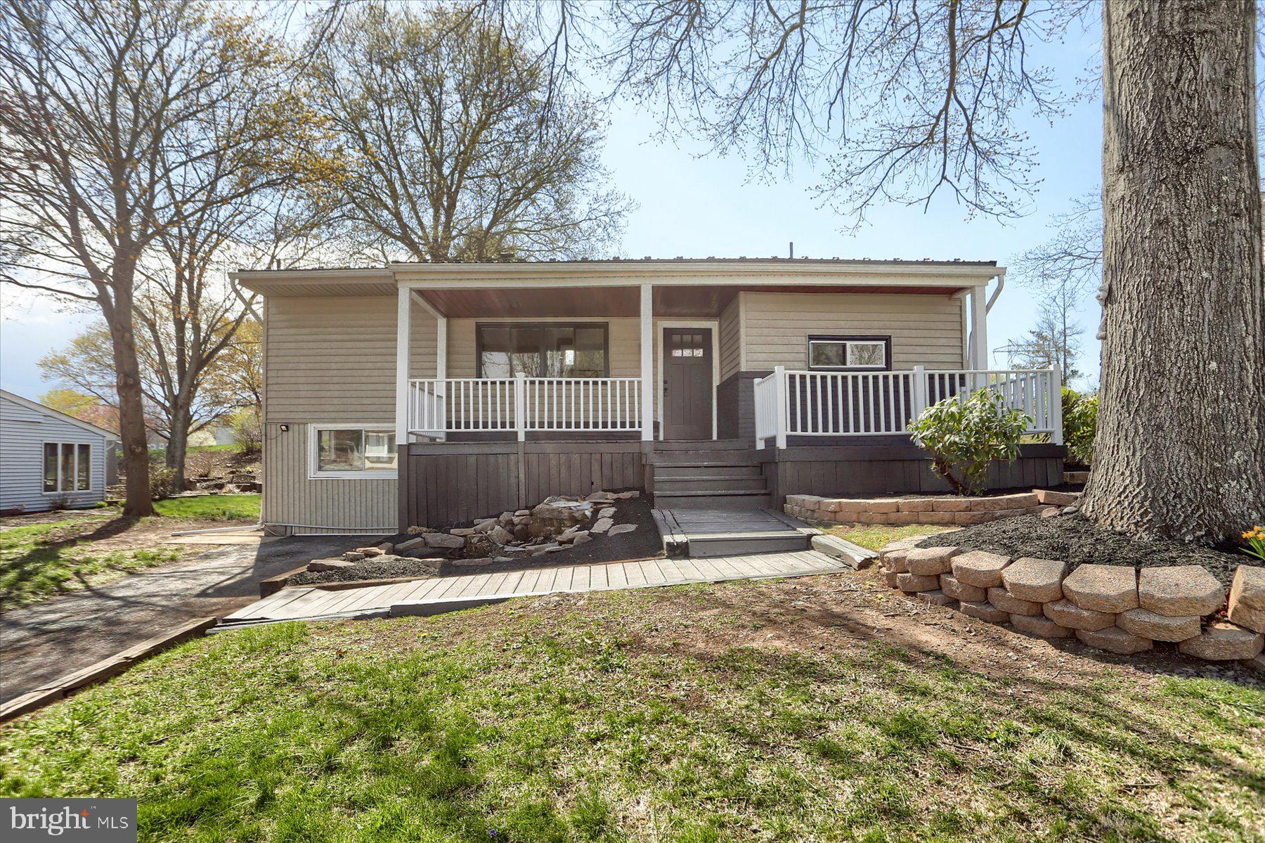 FOREST HILLS - Residential