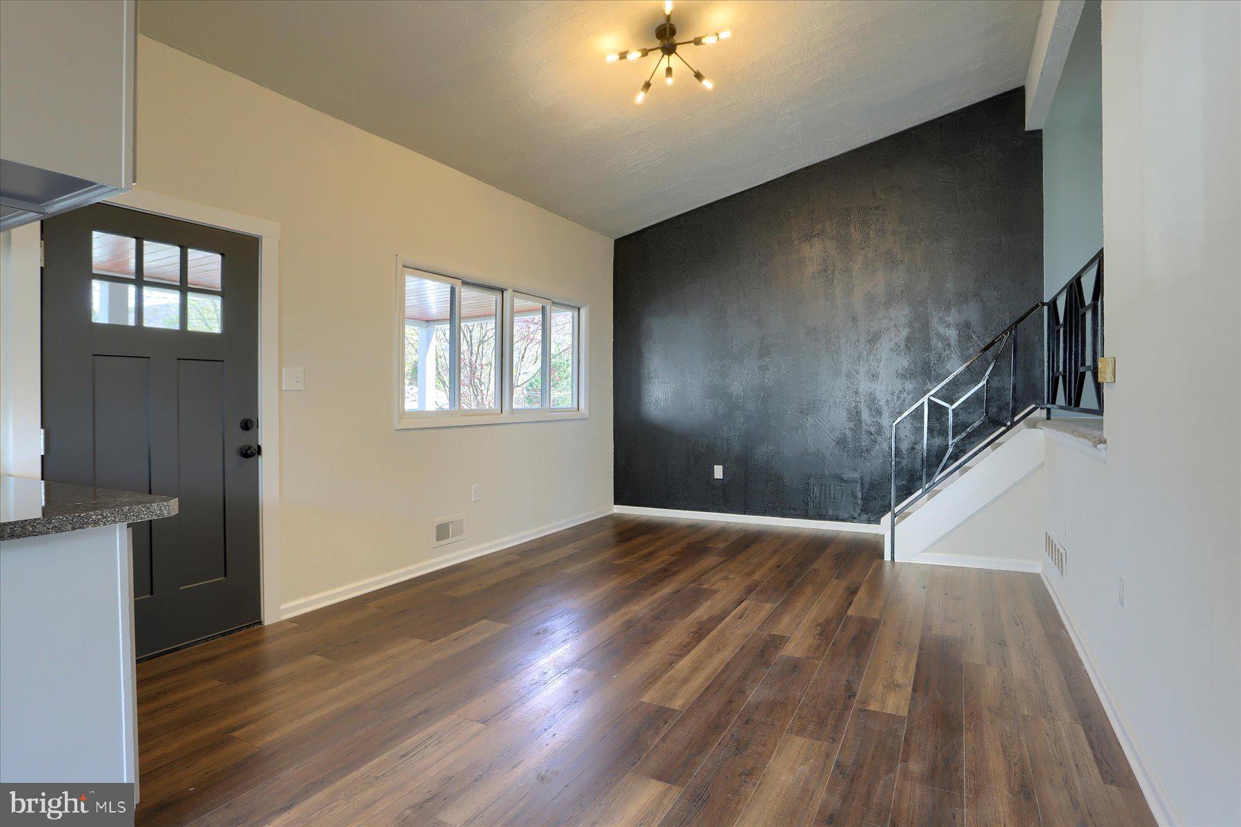 FOREST HILLS - Residential