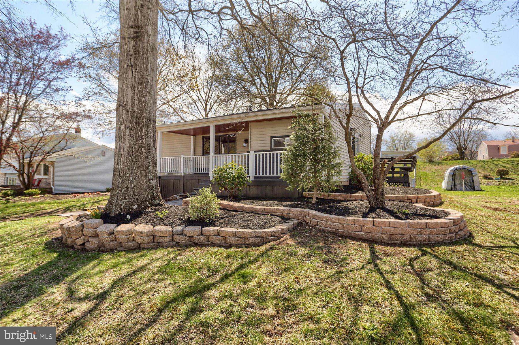 FOREST HILLS - Residential