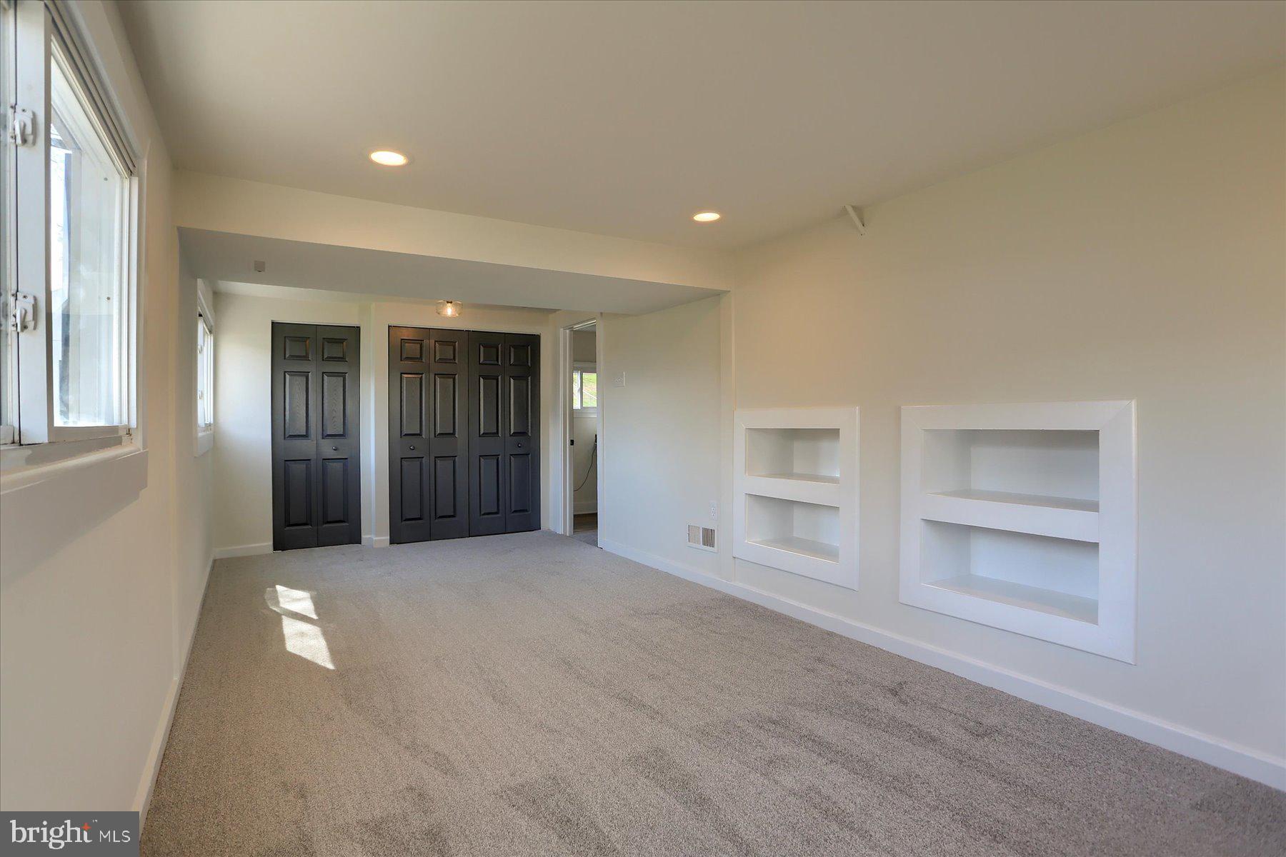 FOREST HILLS - Residential