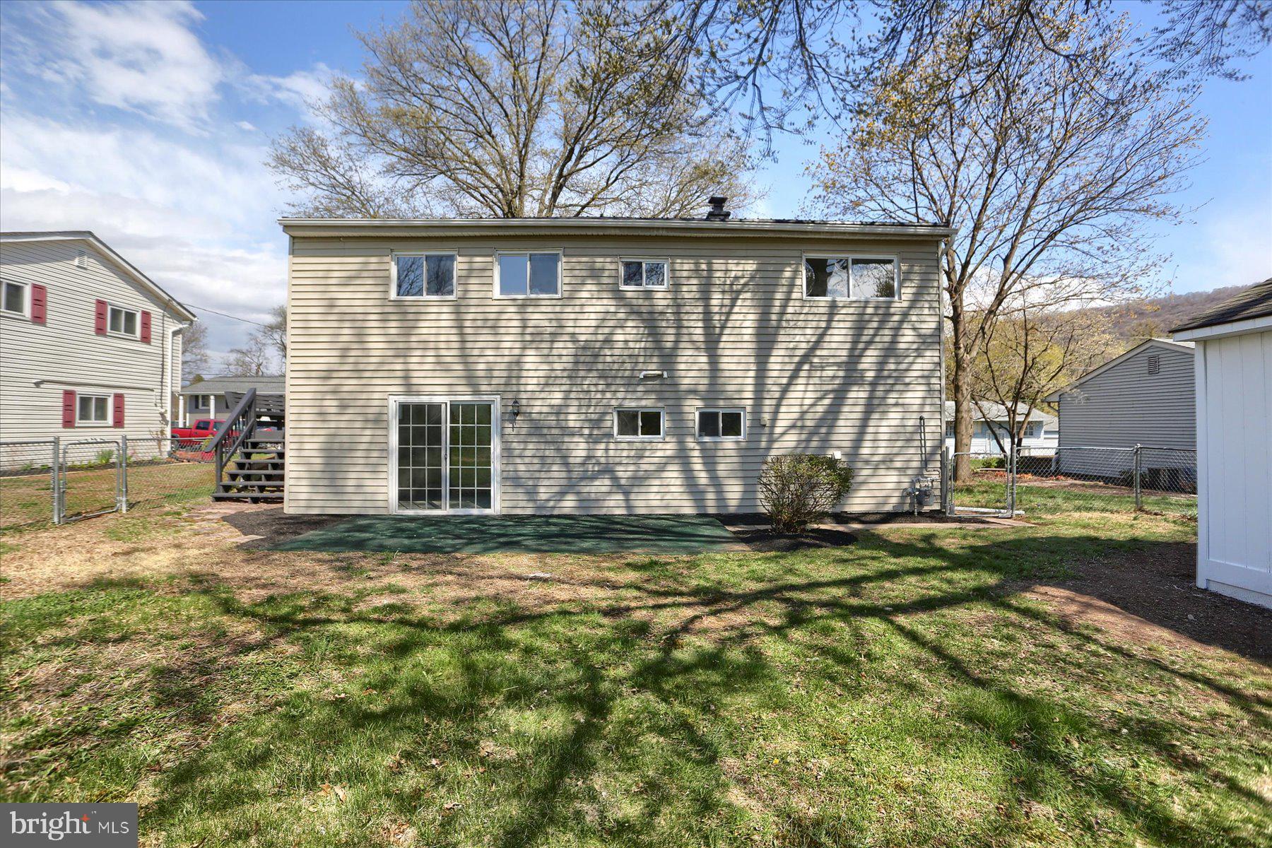 FOREST HILLS - Residential