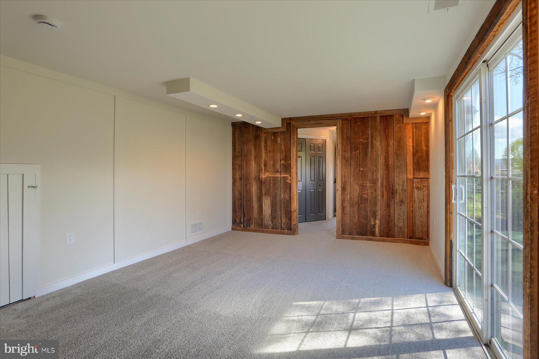 FOREST HILLS - Residential