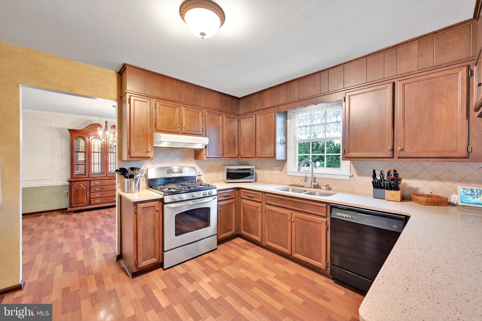 COLONY PARK - Residential