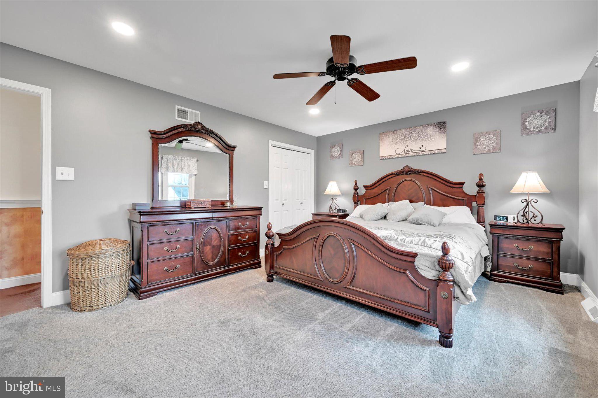 COLONY PARK - Residential