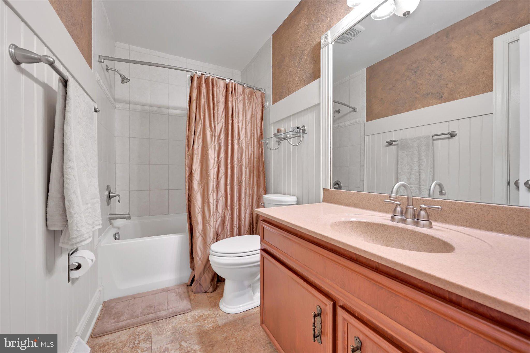 COLONY PARK - Residential