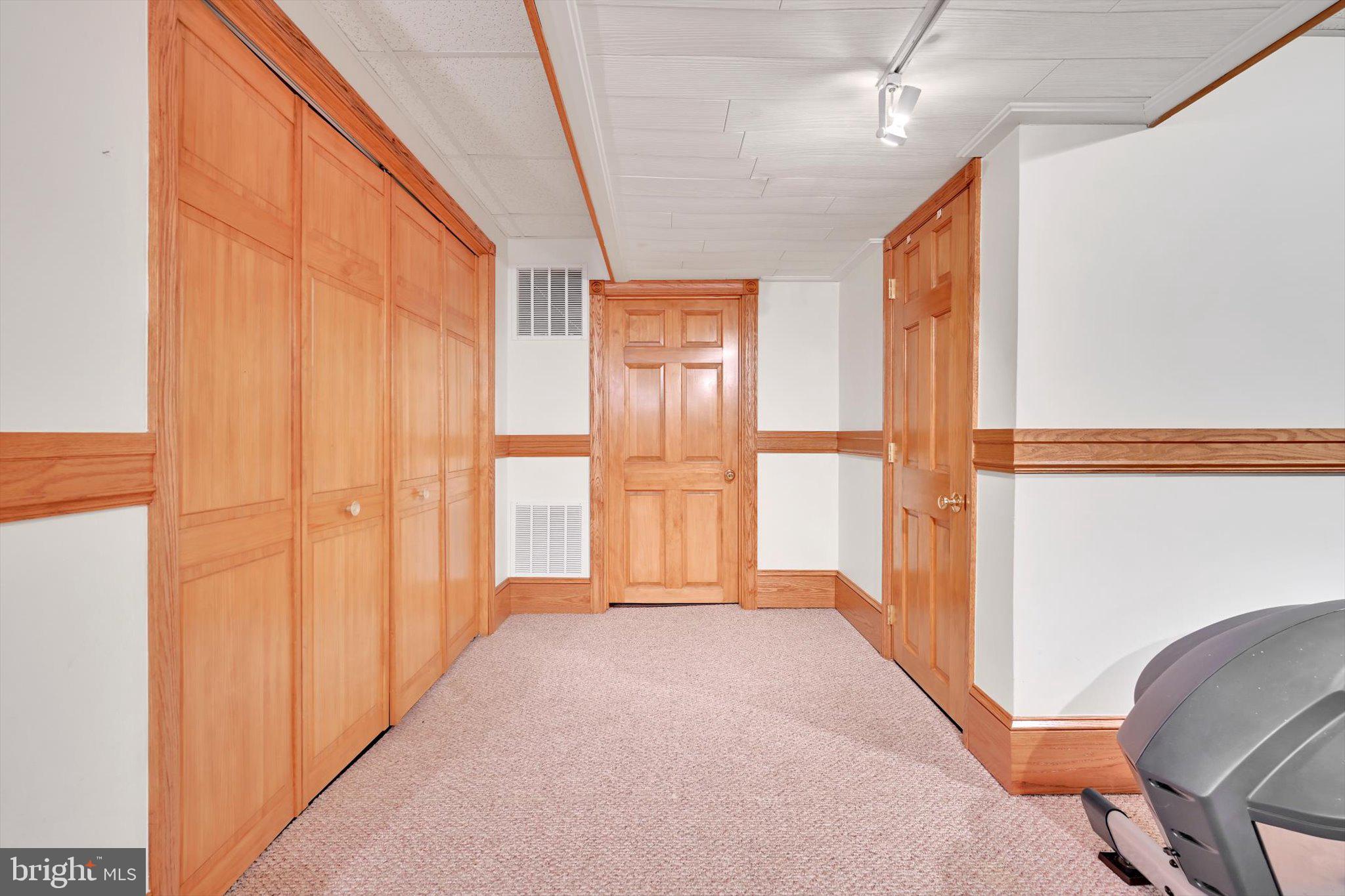 COLONY PARK - Residential