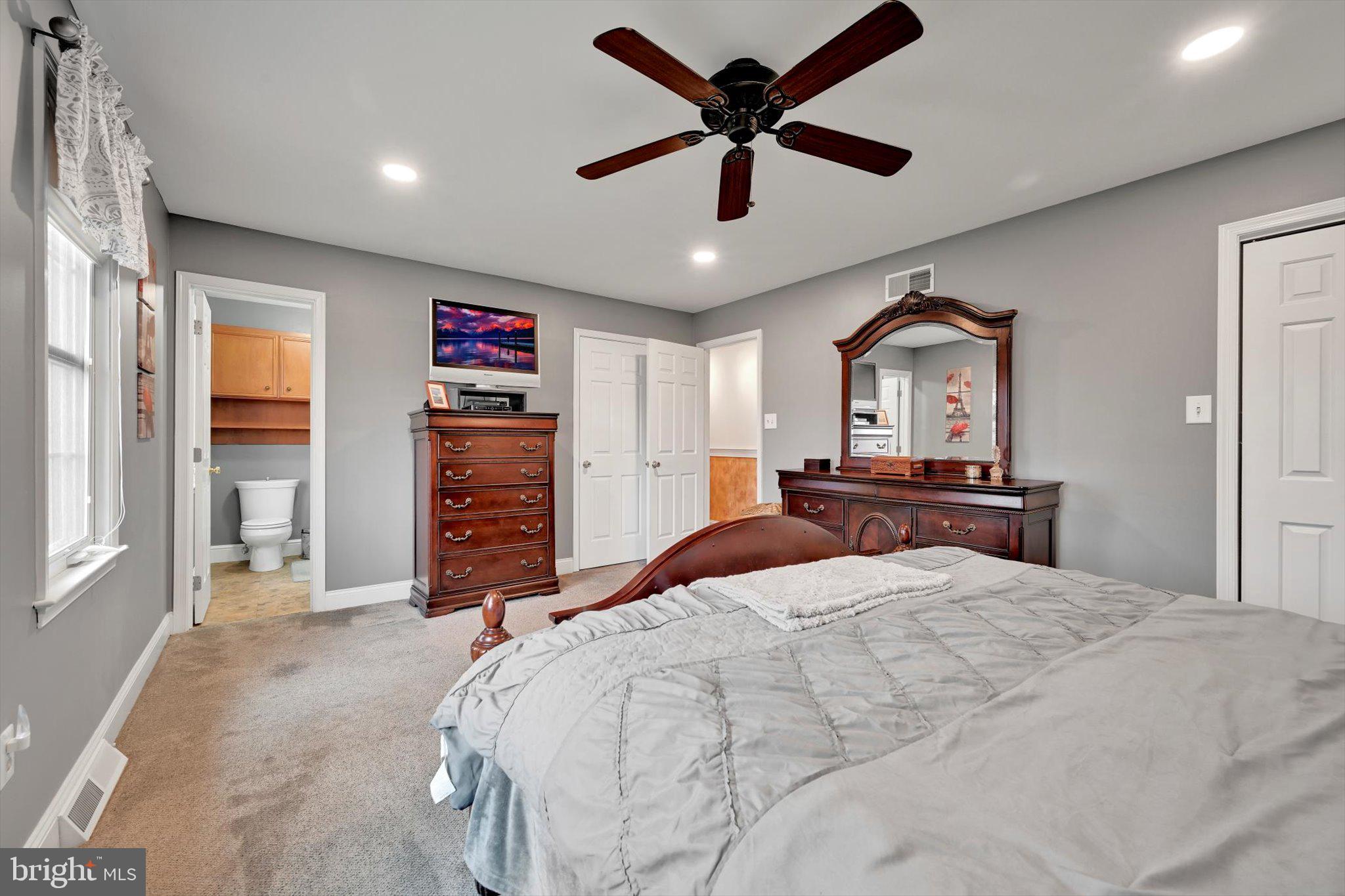 COLONY PARK - Residential