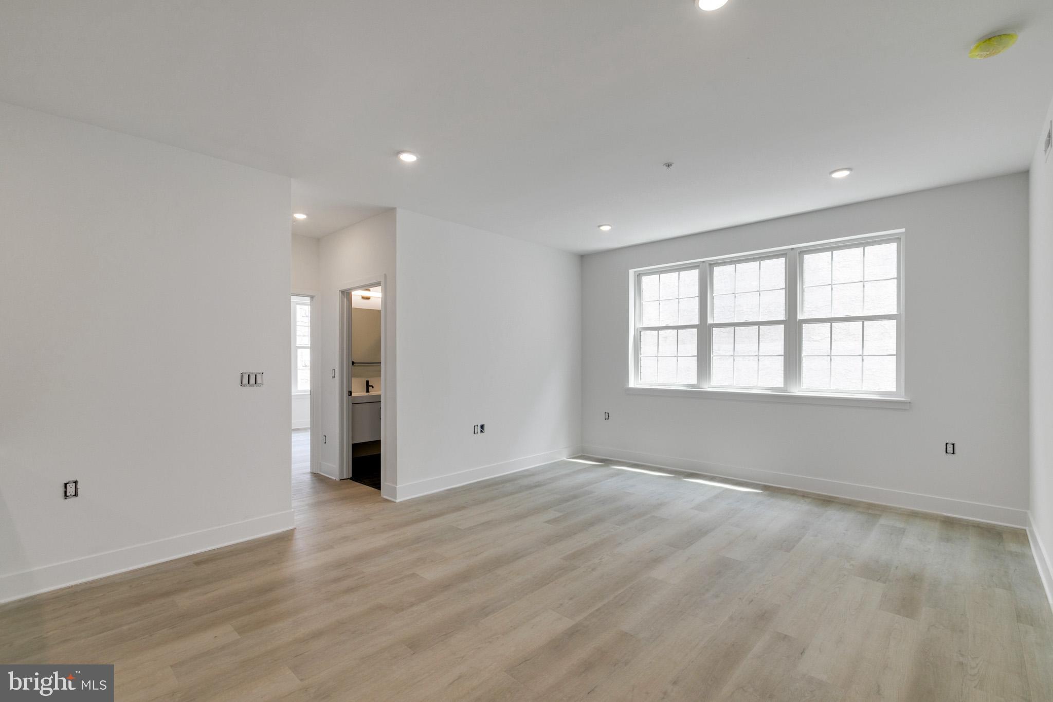 3045 RICHMOND STREET 303