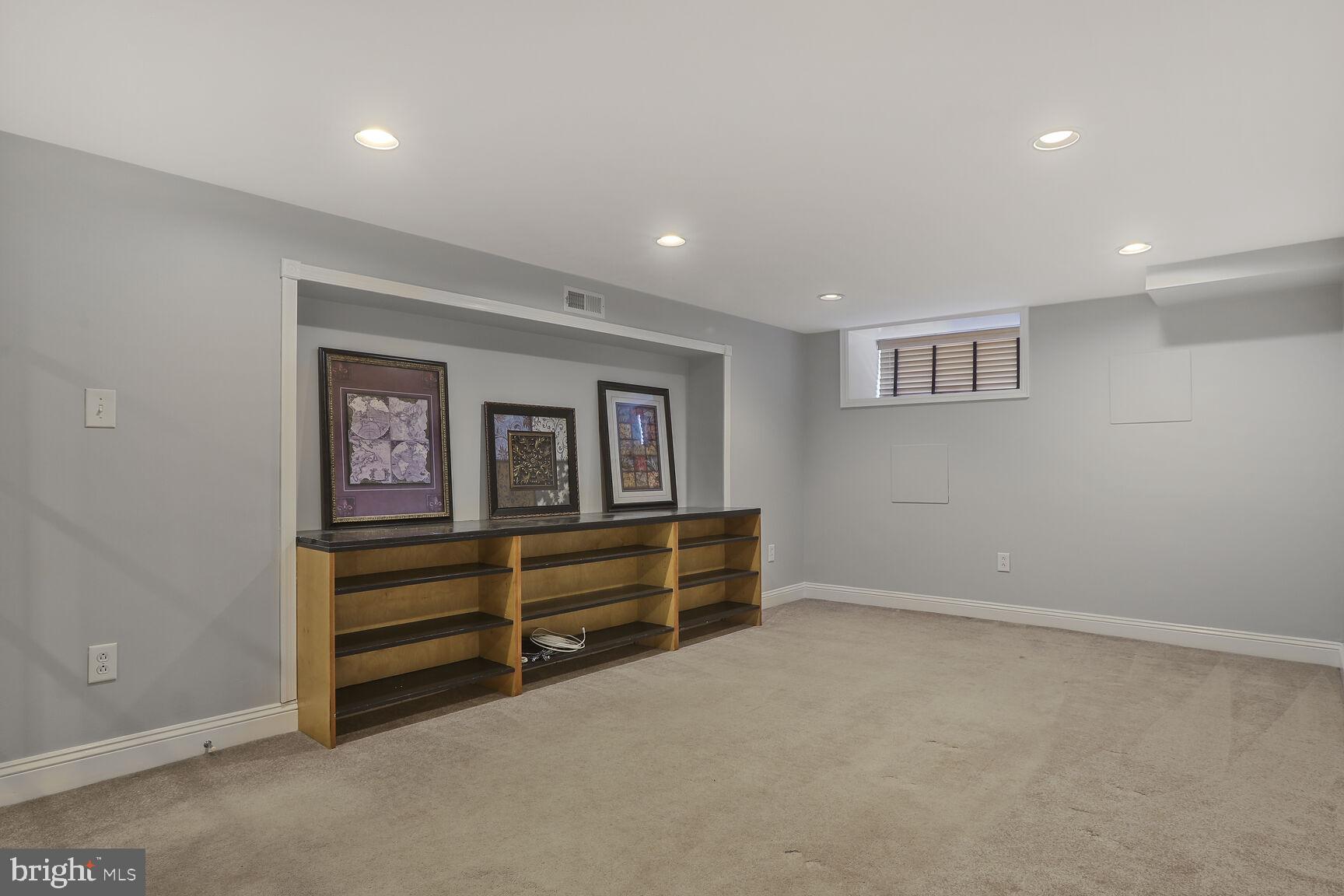 HIGHLANDTOWN - Residential Lease