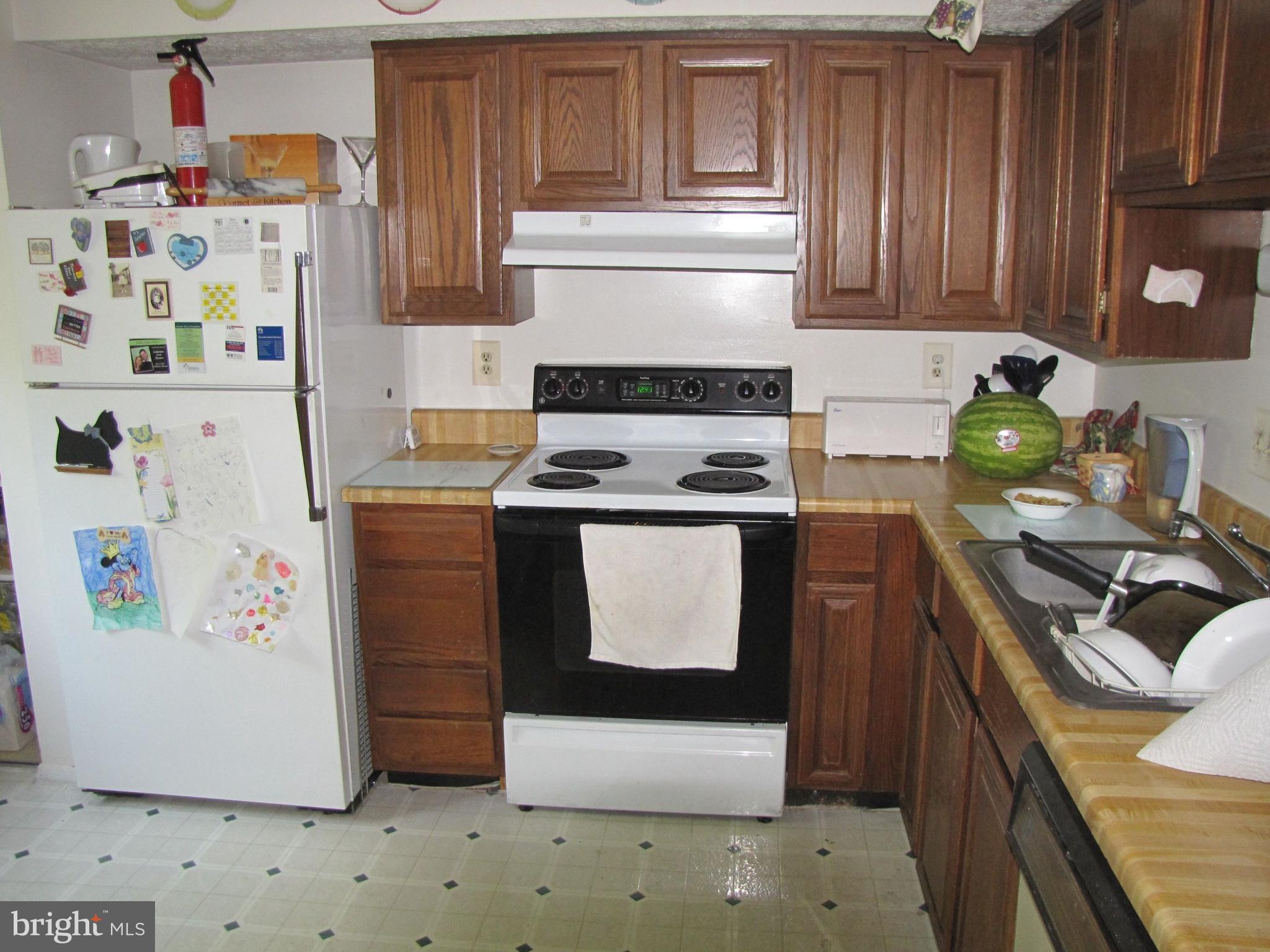 COURTS OF TYSONS - Residential Lease