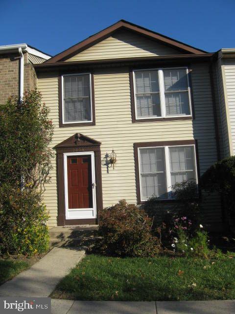 COURTS OF TYSONS - Residential Lease