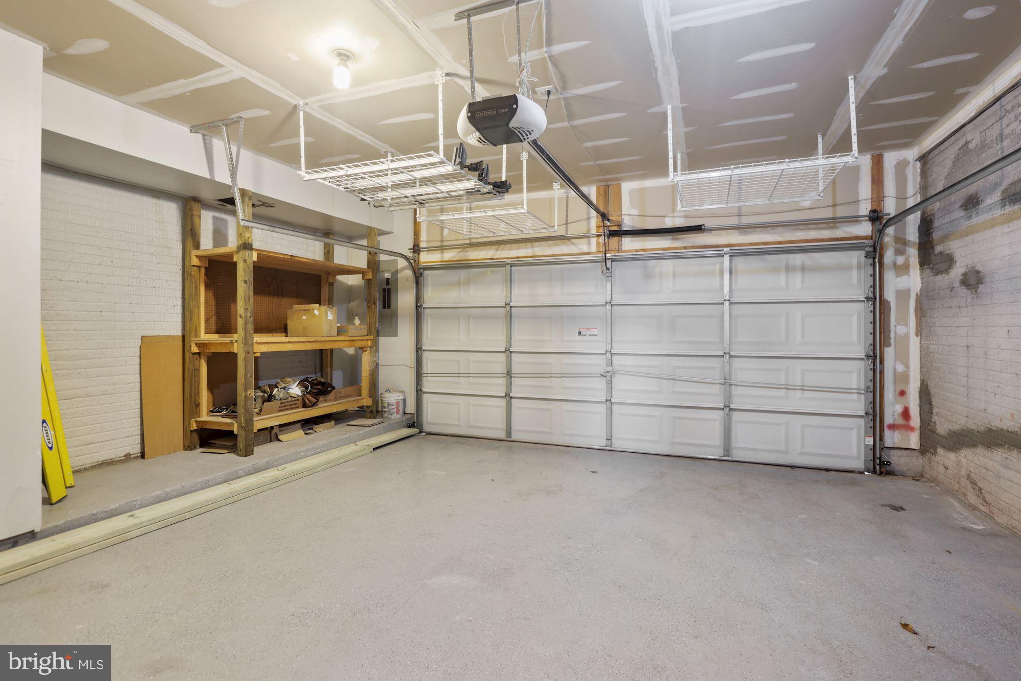 ASHBROOK - Residential