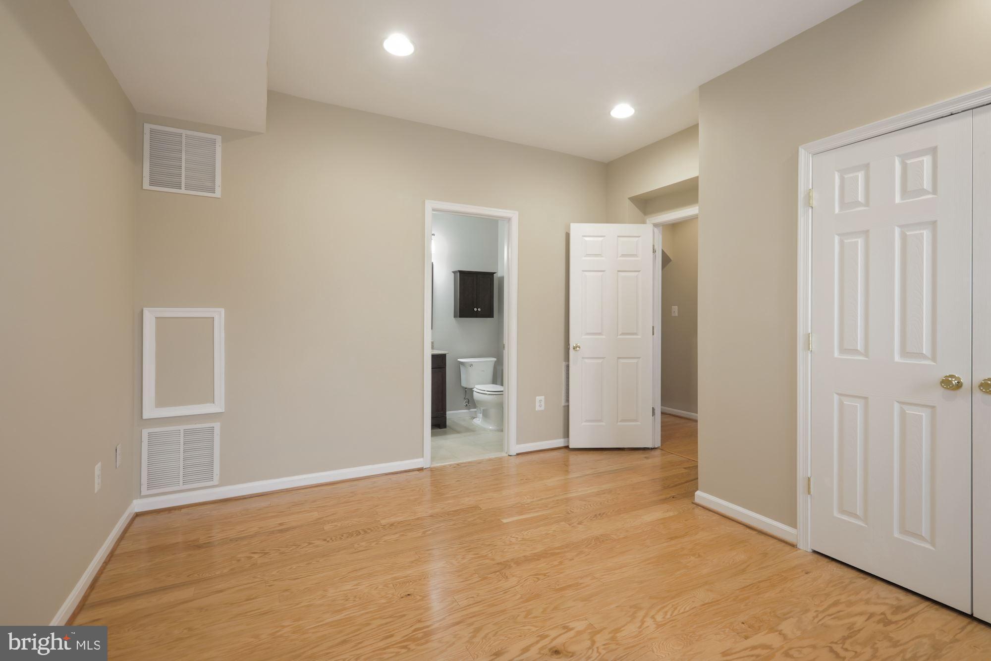 ASHBROOK - Residential