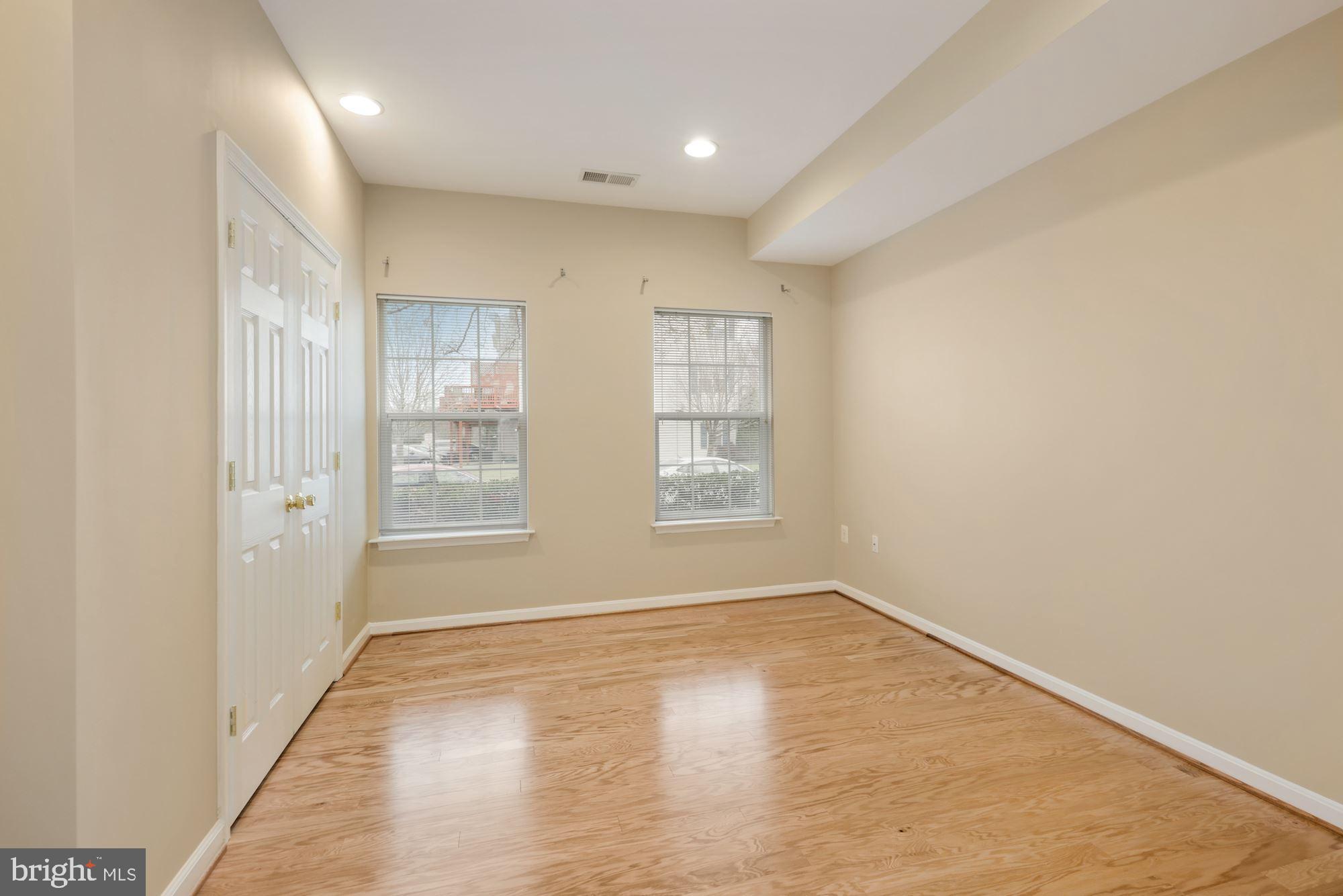 ASHBROOK - Residential