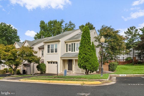 Townhouse For Rent - 3860 Waythorn Place<br/> Fairfax County, FAIRFAX, VA 22033