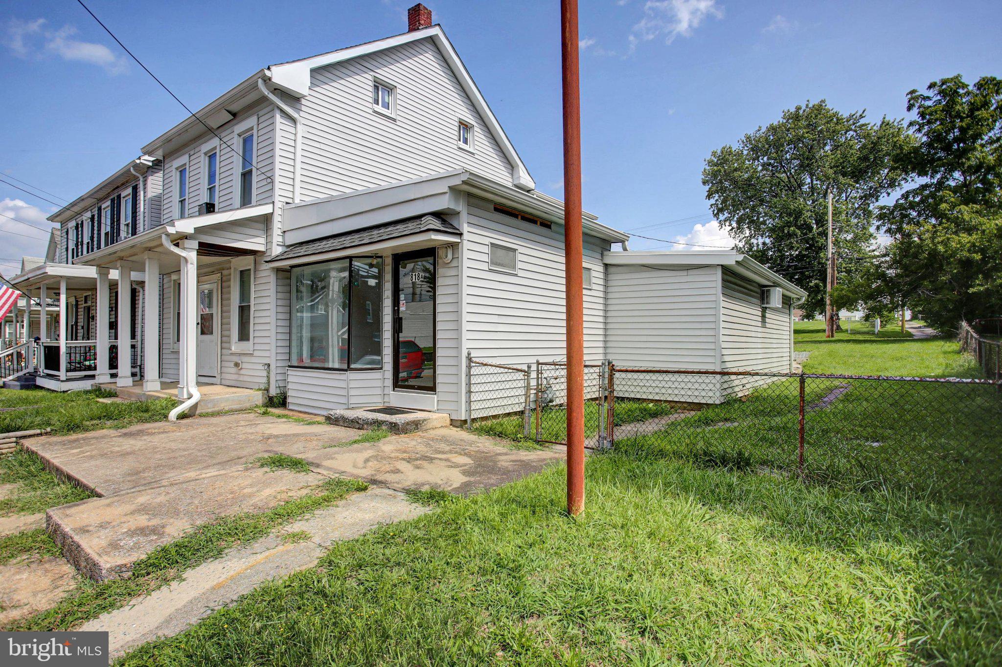 818 SALEM AVENUE