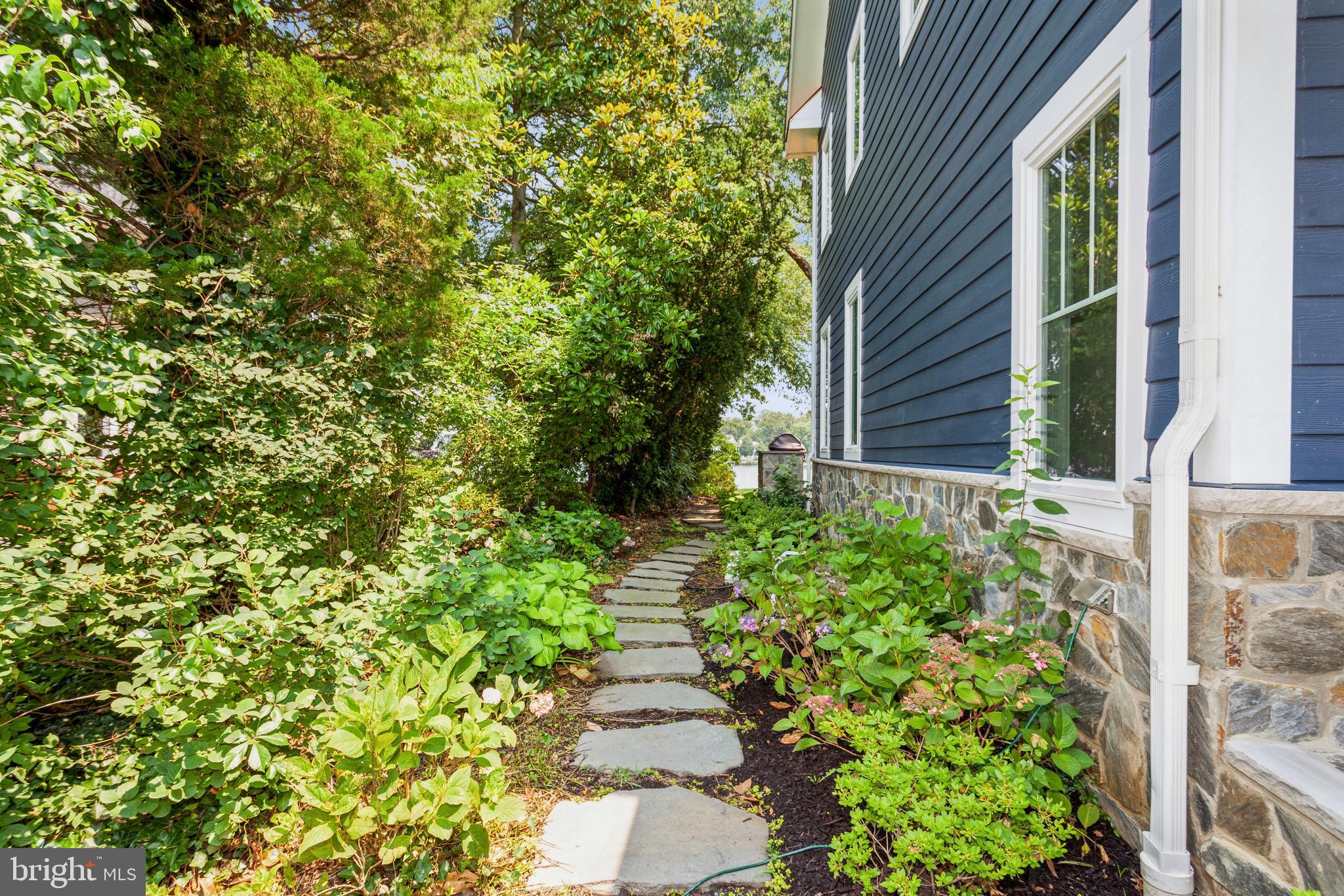 MAGOTHY BEACH - Residential