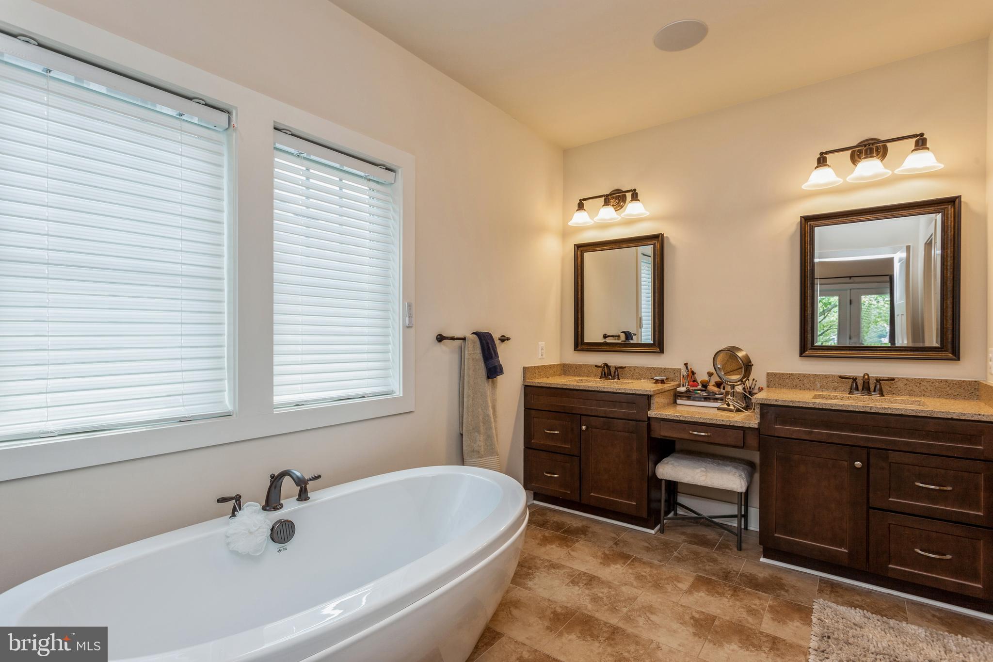 MAGOTHY BEACH - Residential