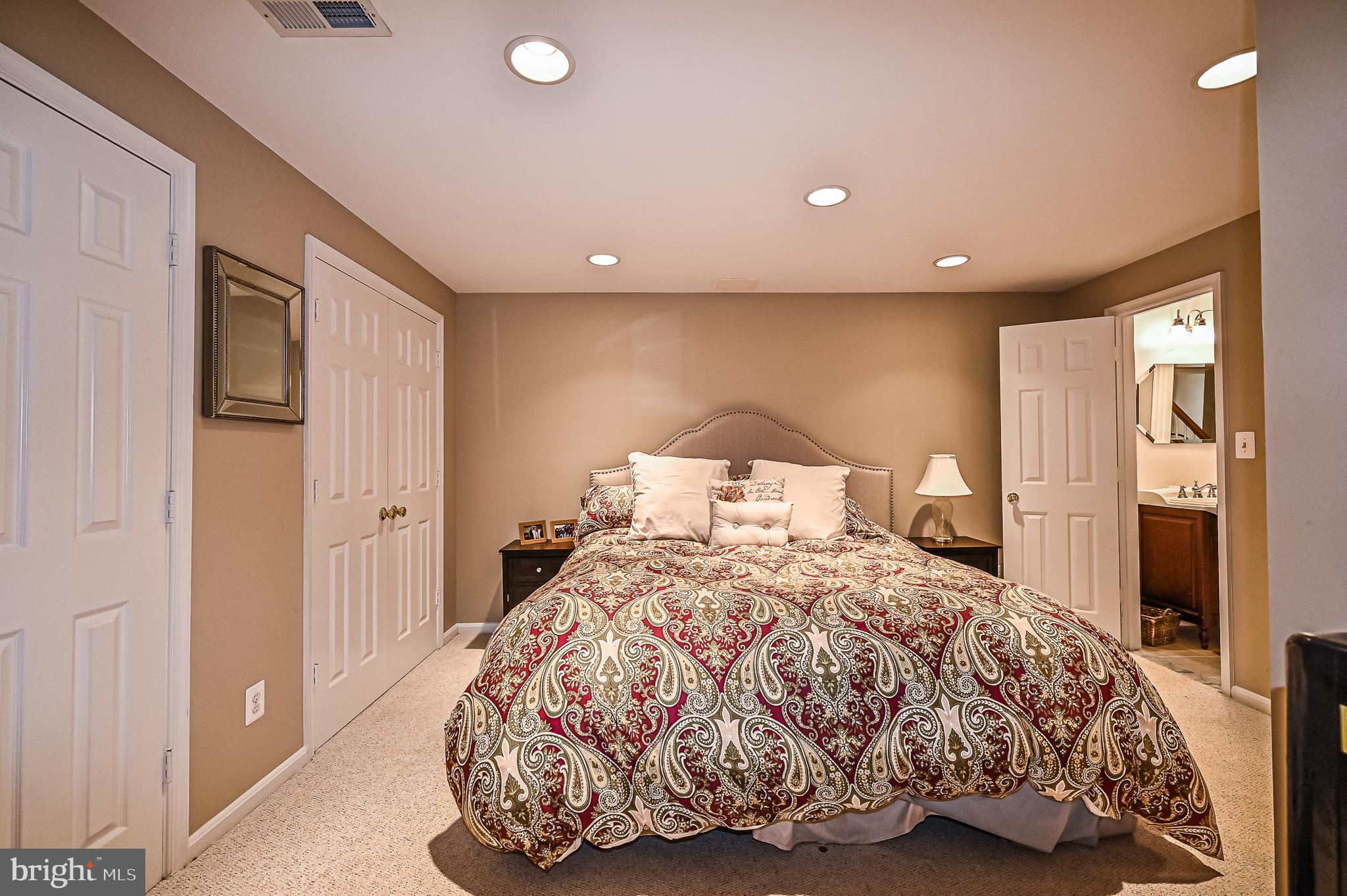 CROSSPOINTE - Residential