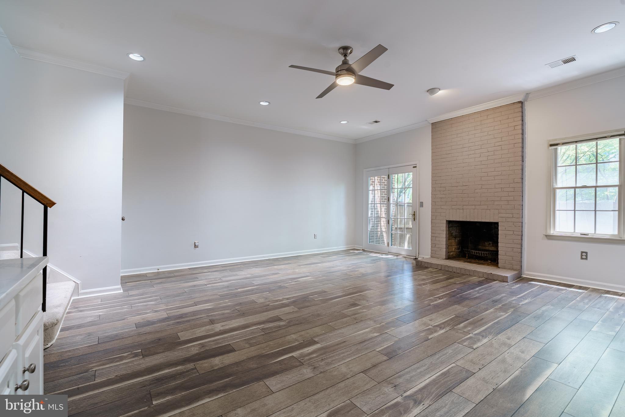 BRIGADOON - Residential Lease