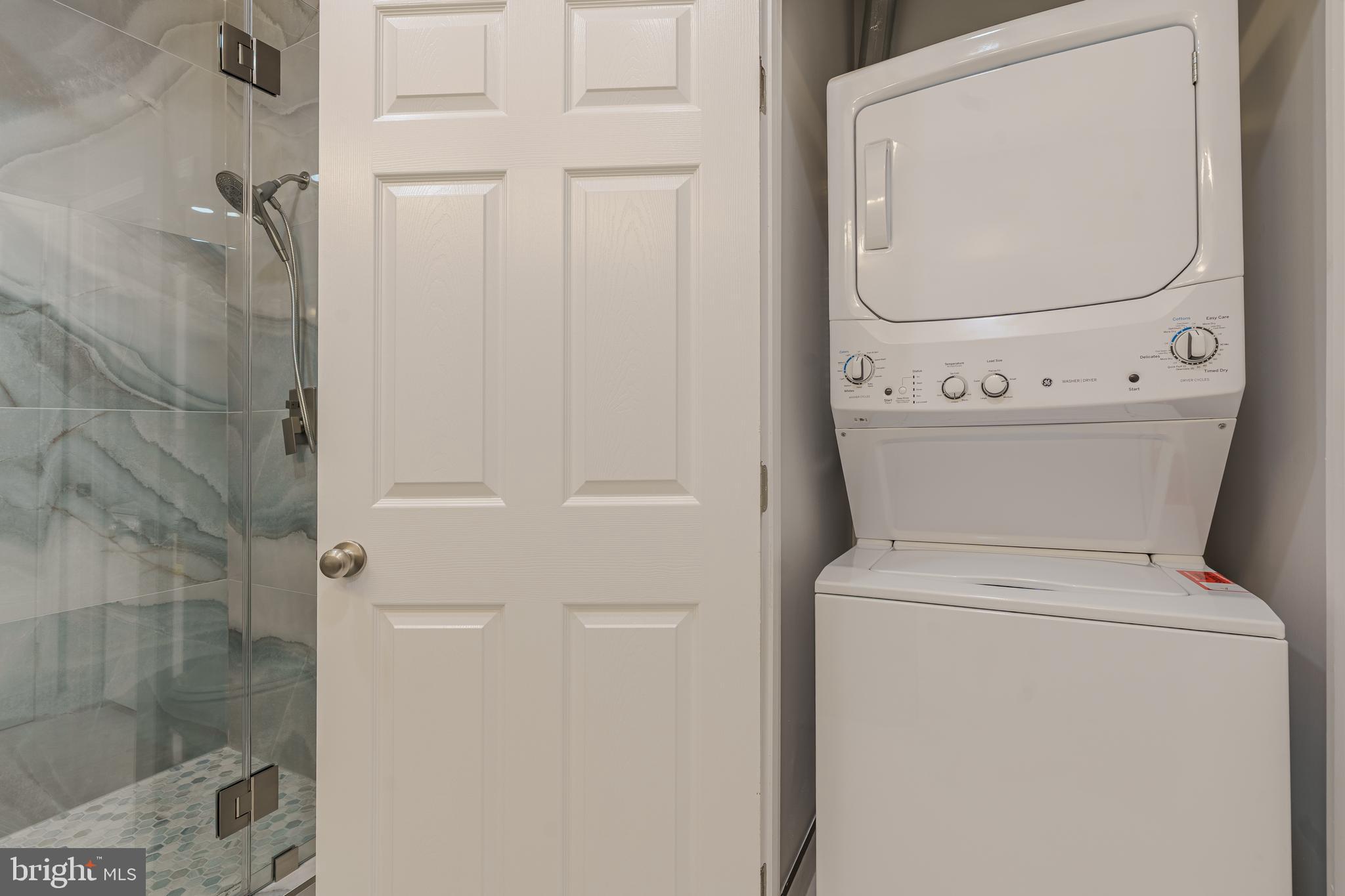 BRIGADOON - Residential Lease