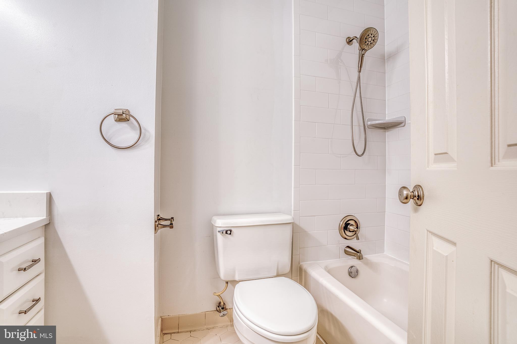 BRIGADOON - Residential Lease