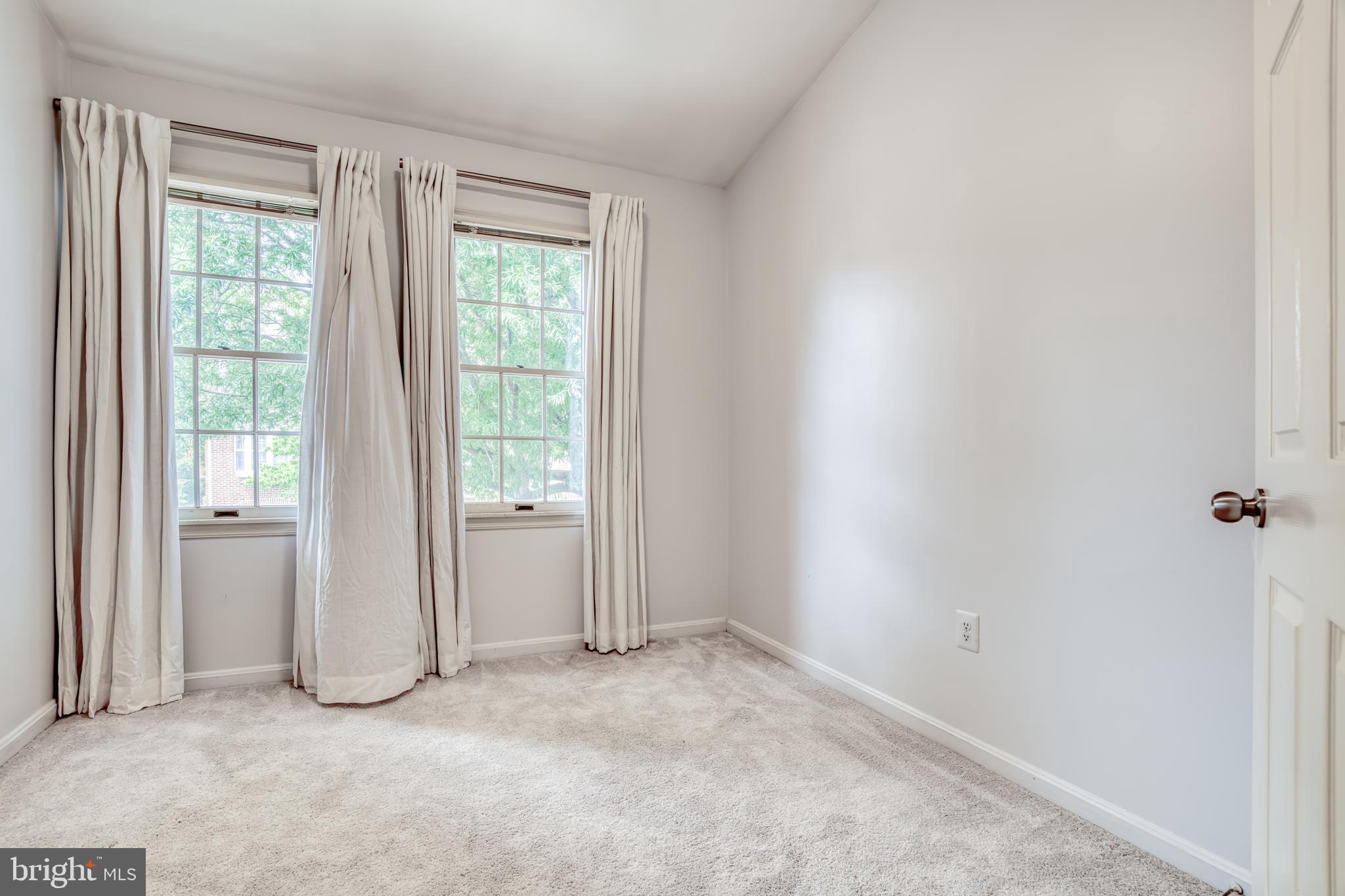 BRIGADOON - Residential Lease