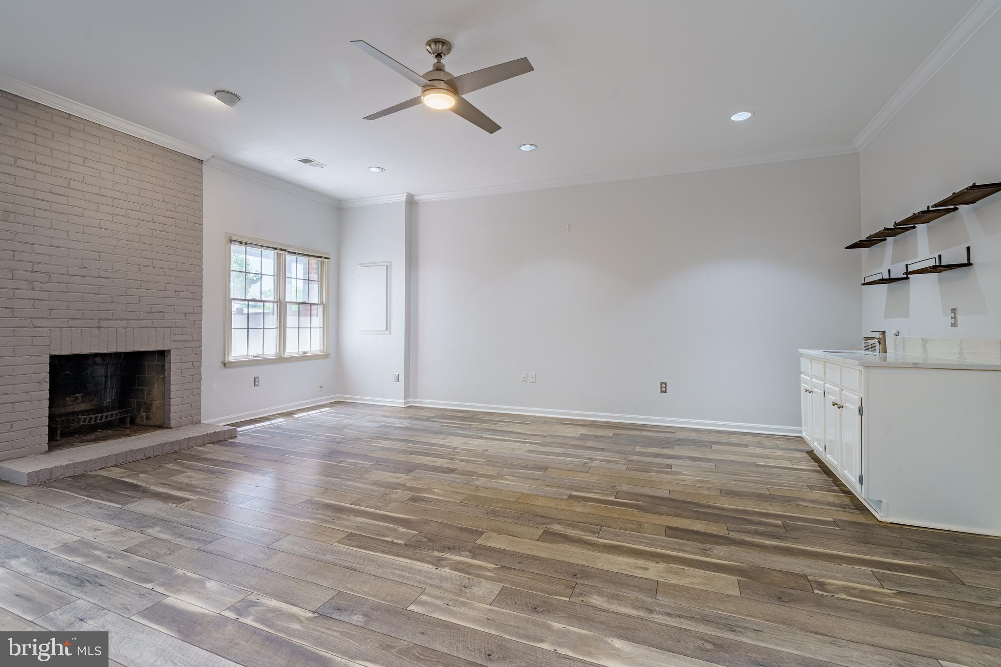 BRIGADOON - Residential Lease