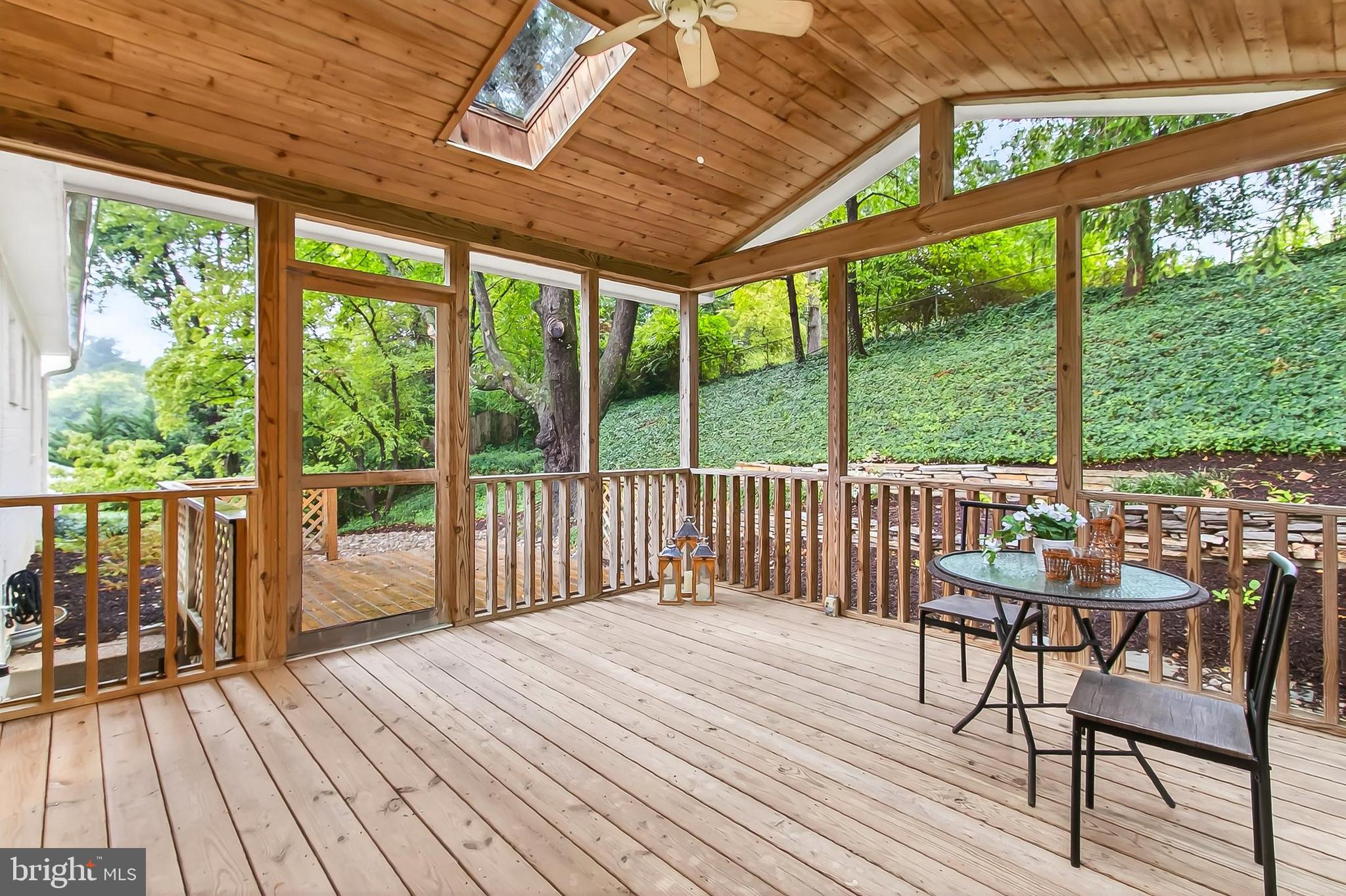 RAVENWOOD PARK - Residential