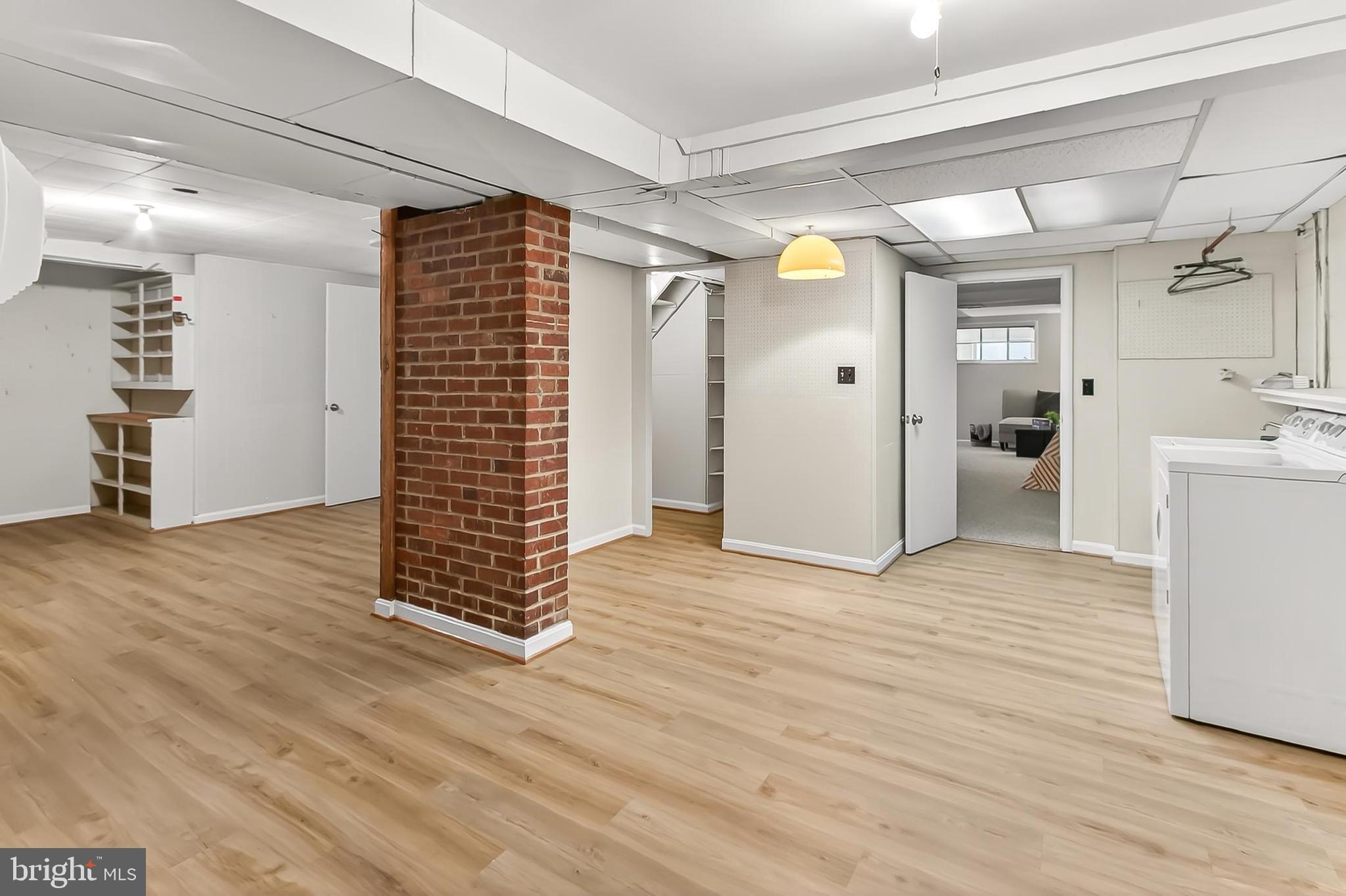 RAVENWOOD PARK - Residential