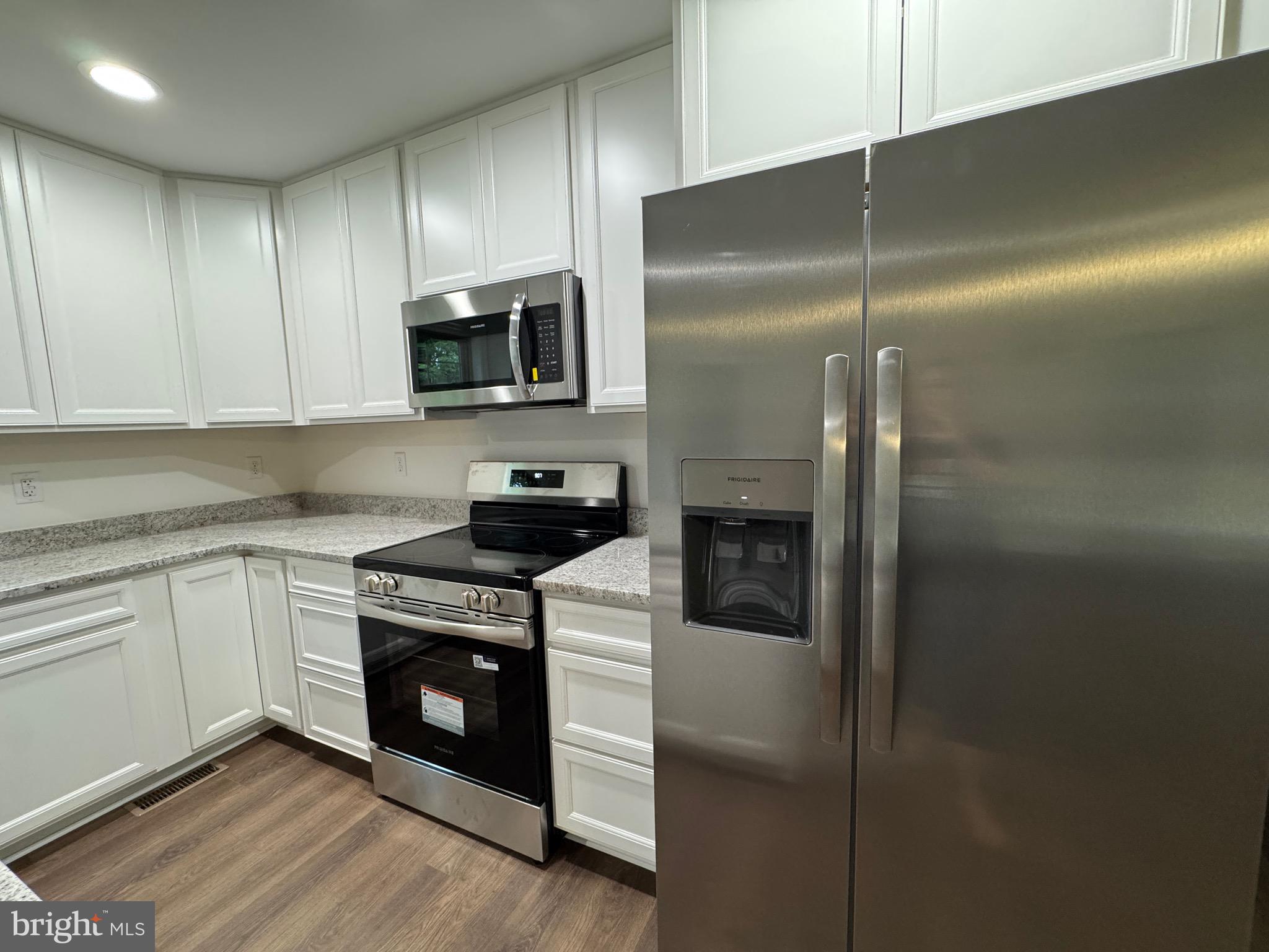 SLEEPY KNOLLS - Residential