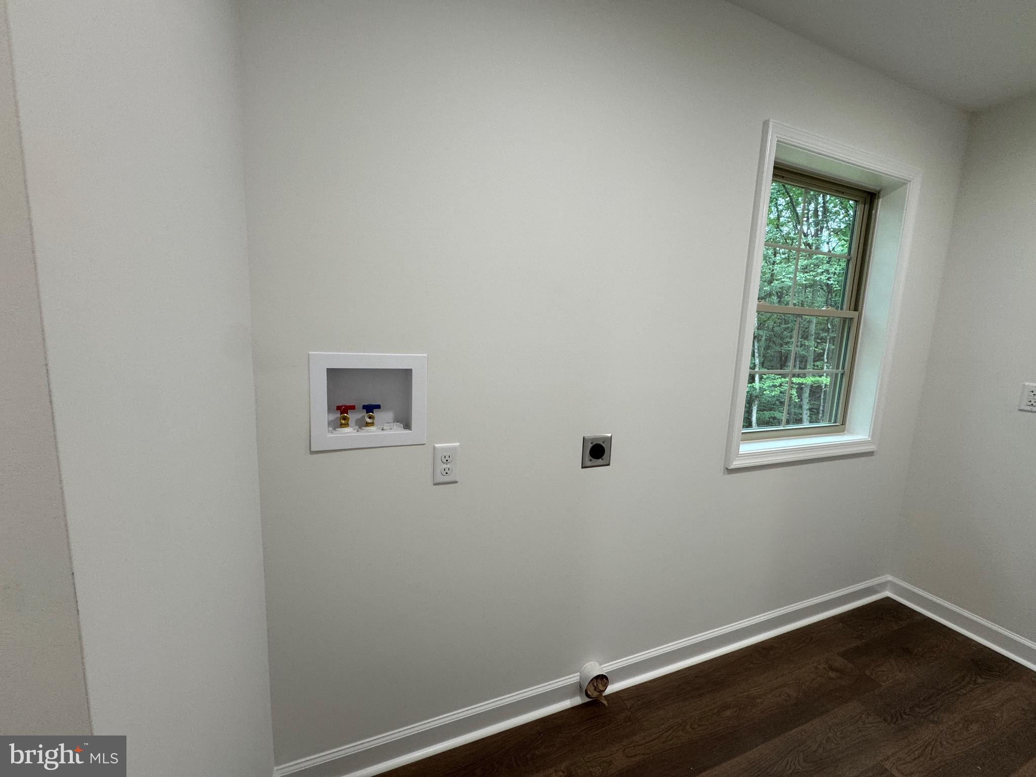 SLEEPY KNOLLS - Residential