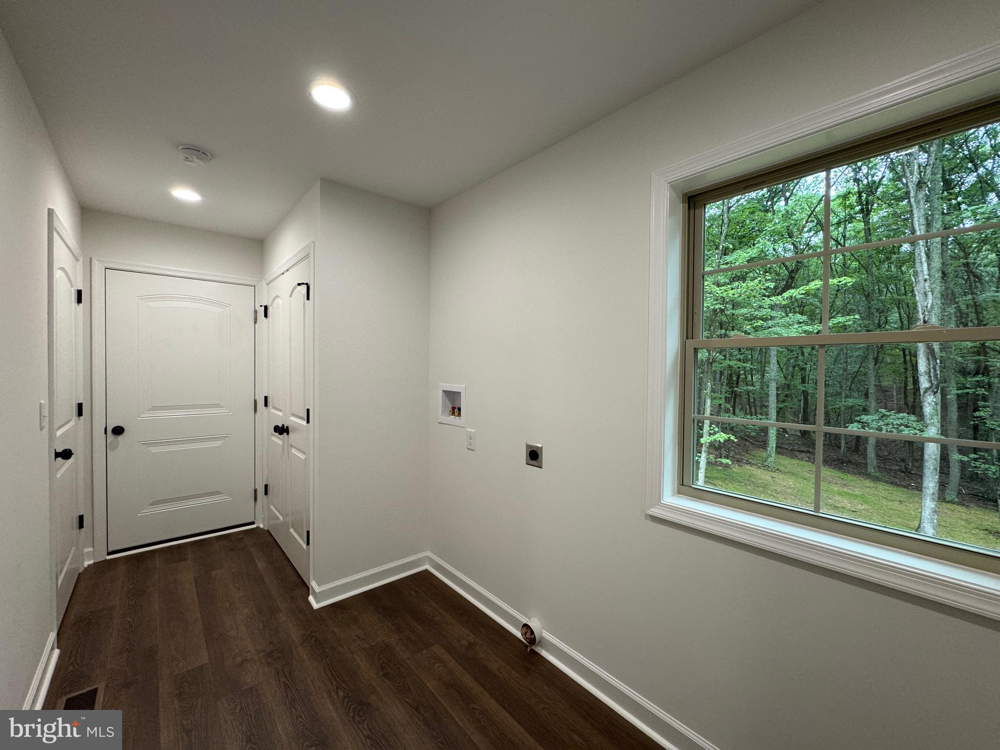 SLEEPY KNOLLS - Residential