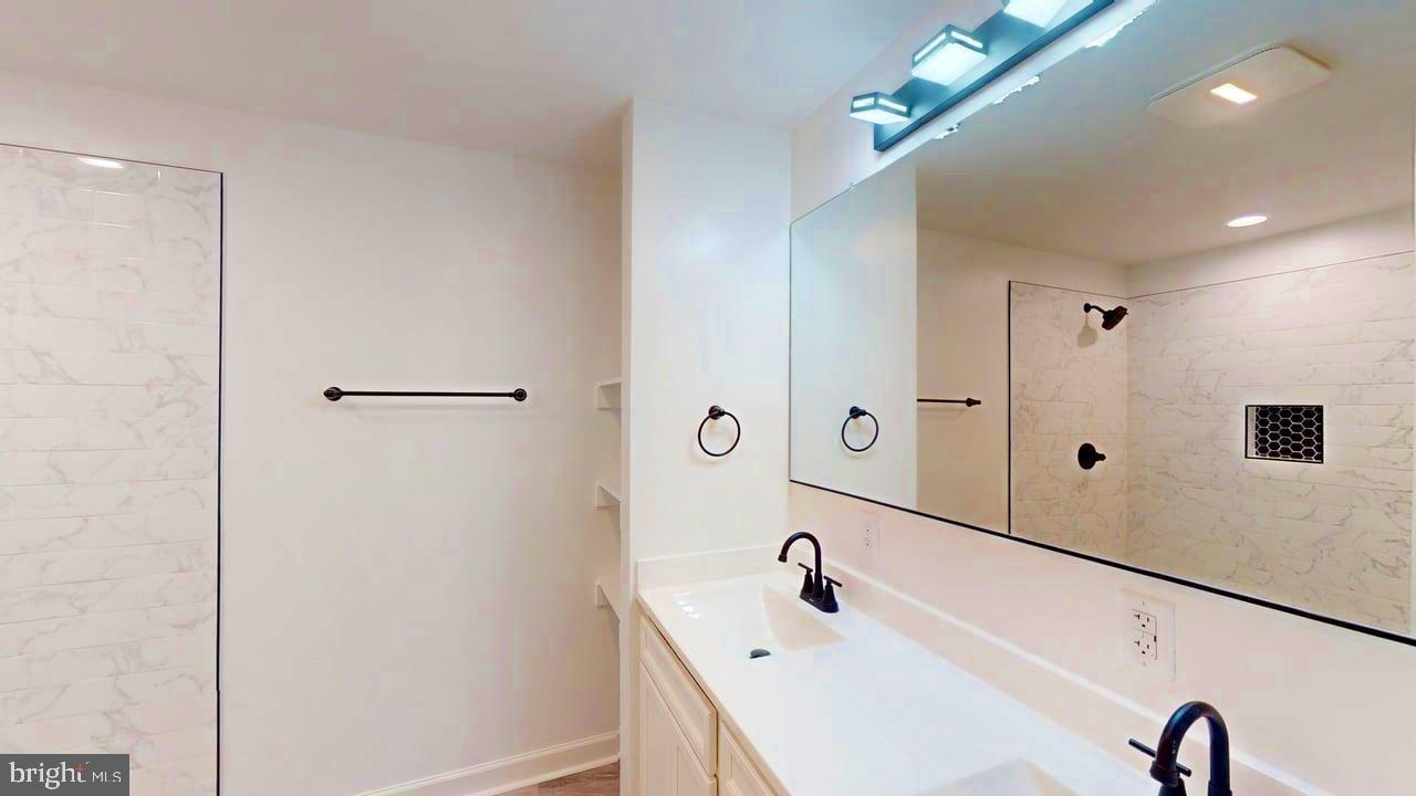 SLEEPY KNOLLS - Residential