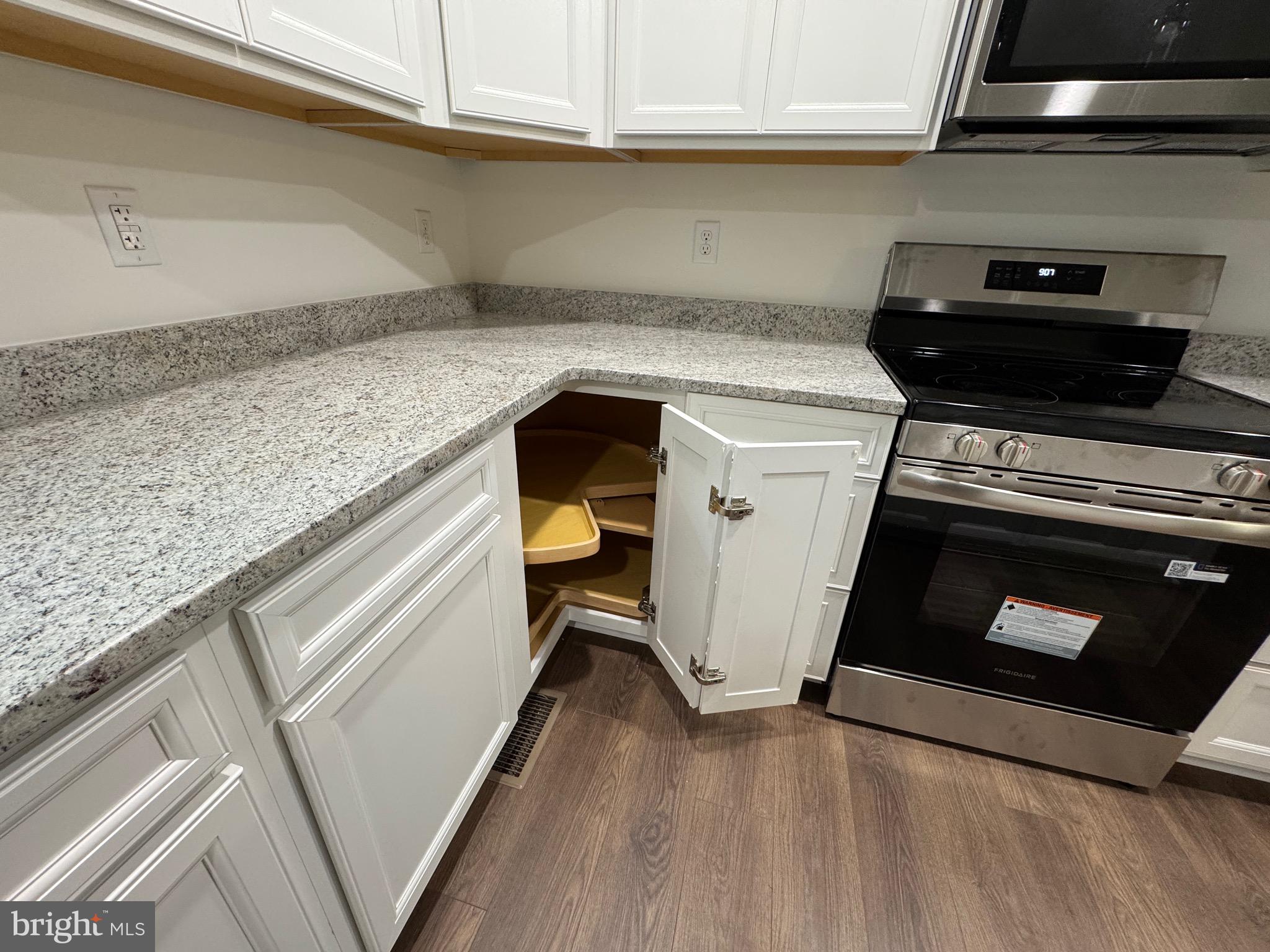 SLEEPY KNOLLS - Residential