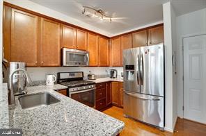 RESIDENCES AT CHERRY HILL - Residential Lease