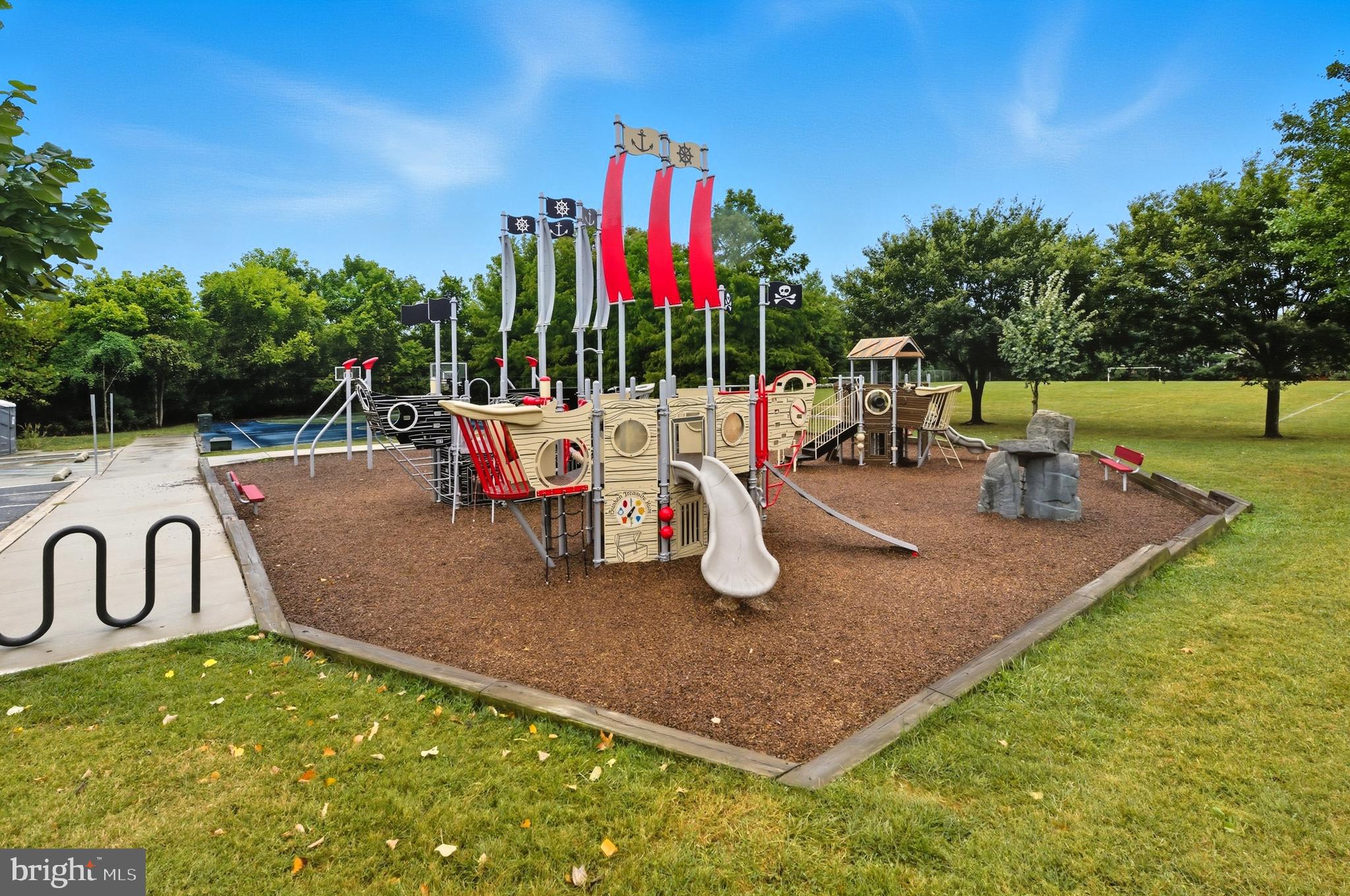 GUNNERS LAKE VILLAGE - Residential