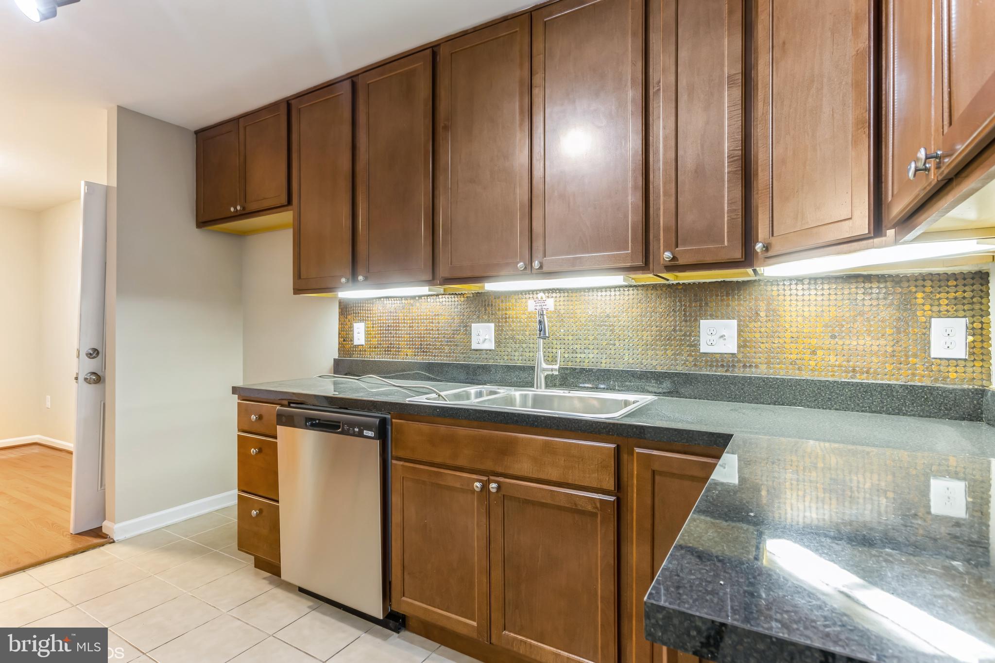 JOHNSTON SQUARE - Residential