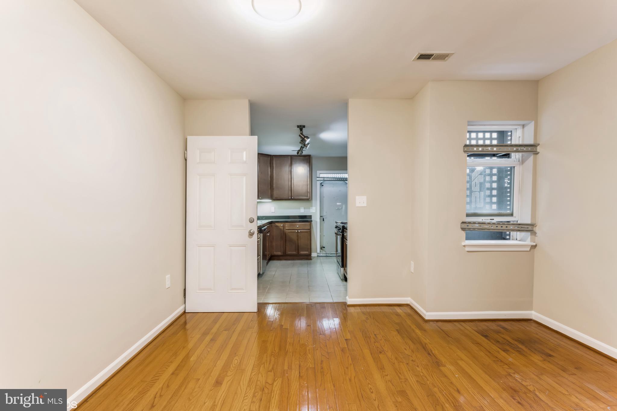 JOHNSTON SQUARE - Residential