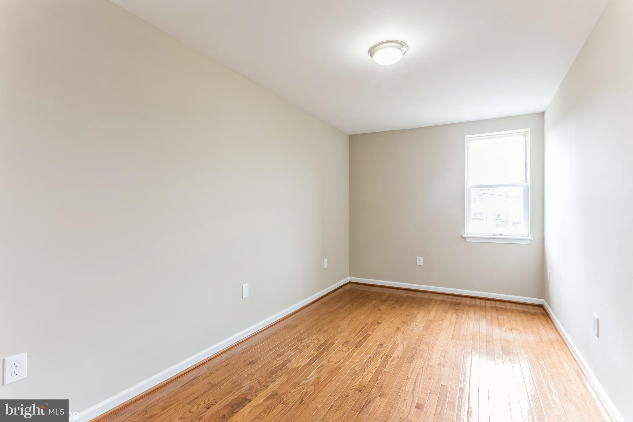 JOHNSTON SQUARE - Residential