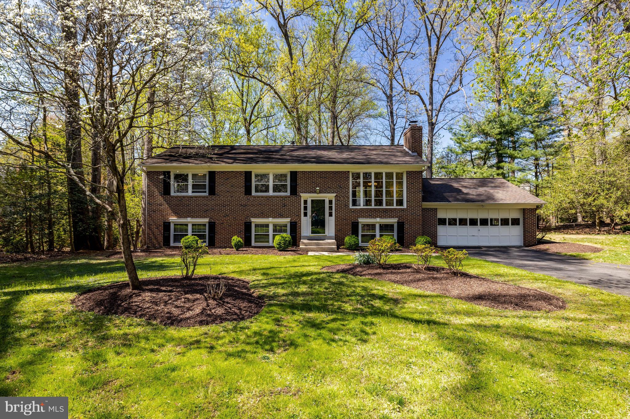 12186 HICKORY KNOLL PLACE