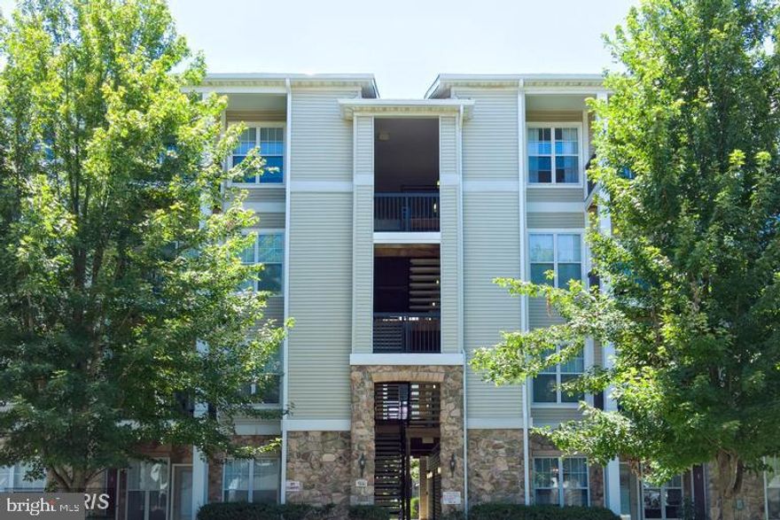 Awesome 2 level Condo, 2 Bedroom, 2 Bath PLUS BONUS Loft with Skylights, can be used as a 3rd bedroom. Hardwood Floors on Main level. Computer Nook, Stainless Steel Appliances. Comes with 1 Assigned Parking spot and 1 Visitors Hang tag. Please park in  Visitor Parking. Visitors parking available ONLY from 9AM to 7PM. Pictures are from when Condo was Vacant . 24 Hour Notice required for showings.  Please Text Showing Contact for appointments. Showing on weekdays from 11 AM to 3 PM. Saturdays from 4 to 7 PM and Sundays from 11 AM to 3 PM