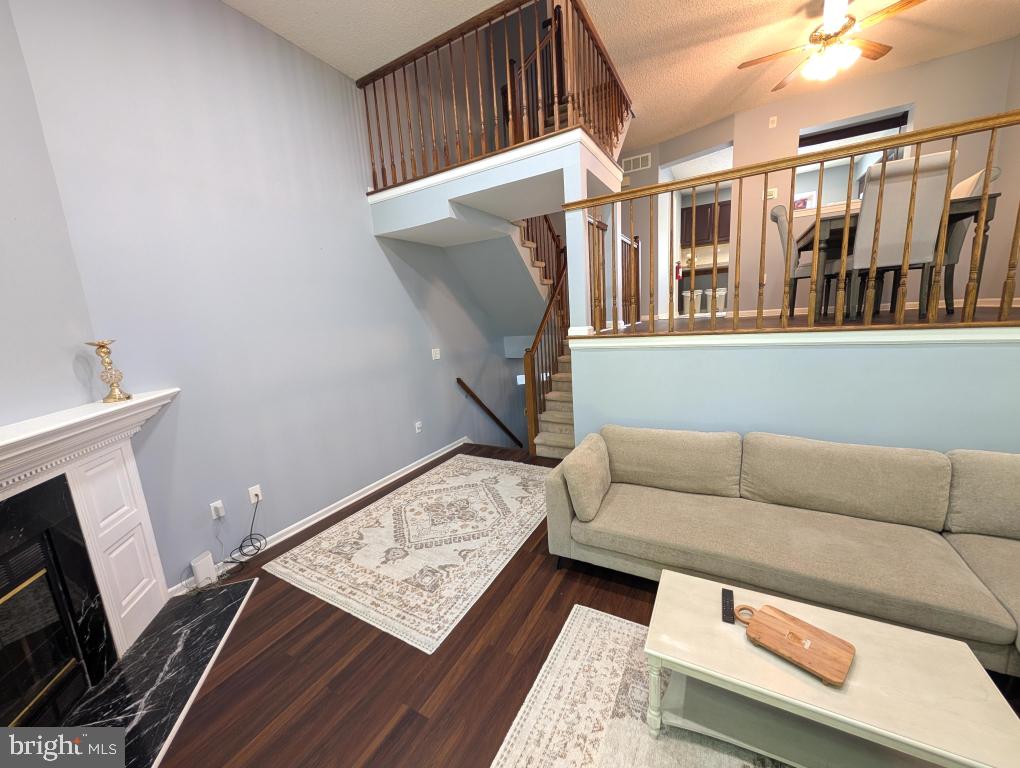 6 HALSTEAD PLACE