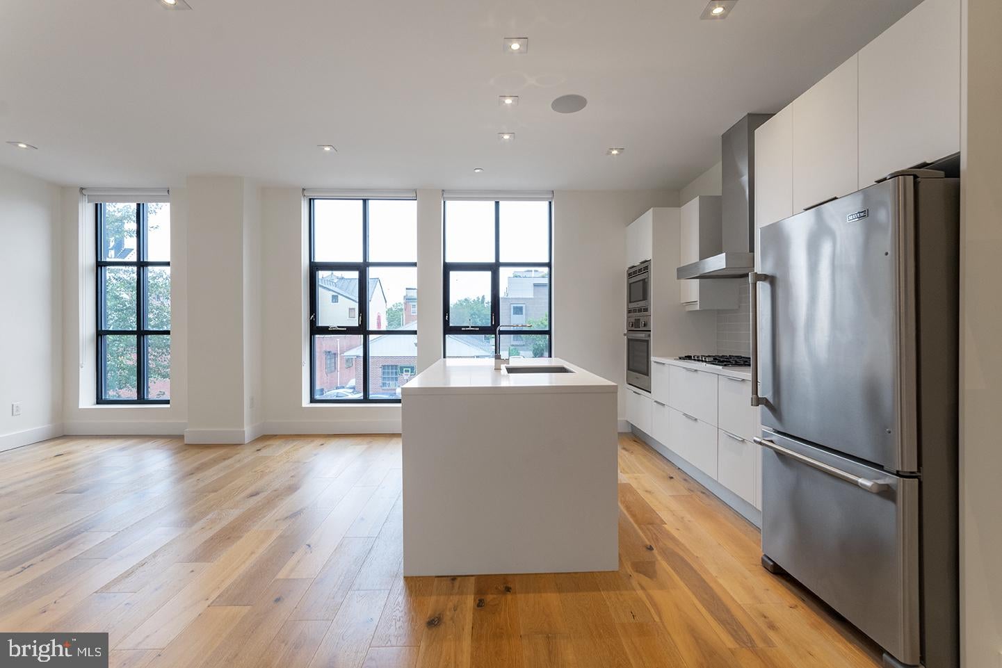 240 N 2ND STREET UNIT 2W