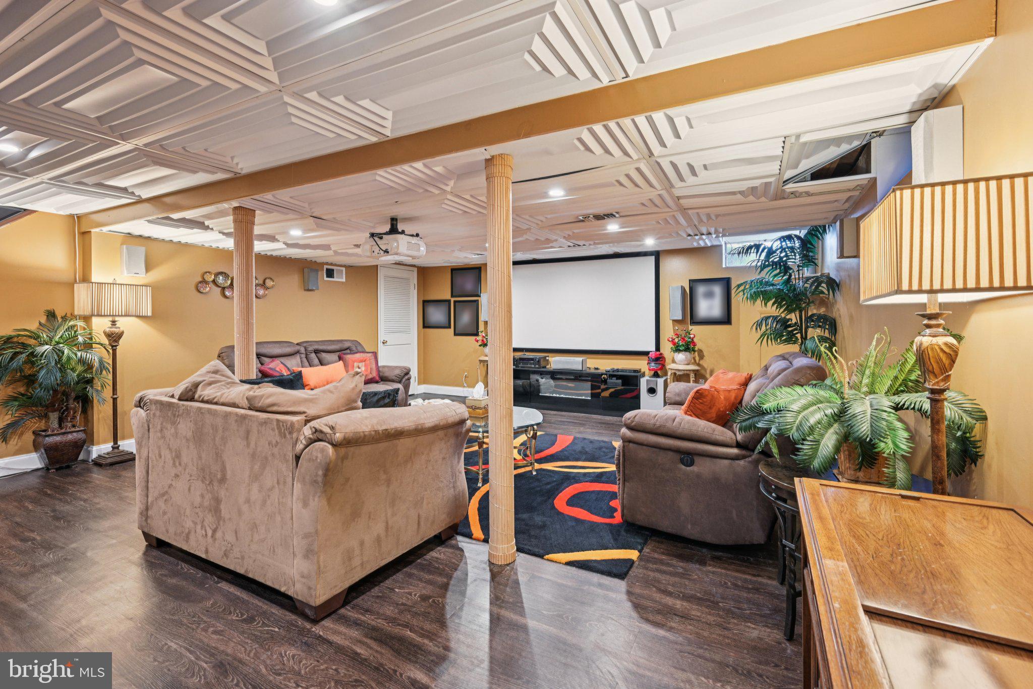 MAKEFIELD RIDGE - Residential