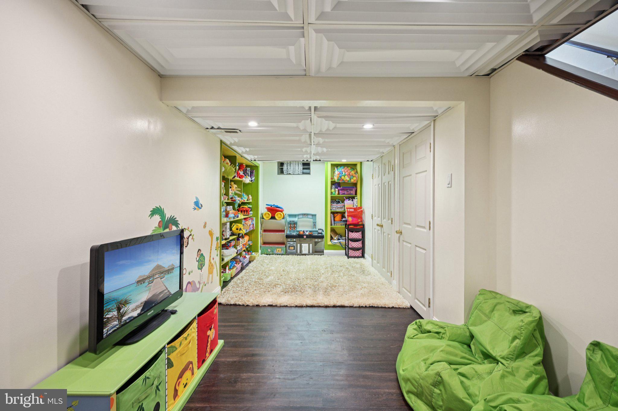 MAKEFIELD RIDGE - Residential