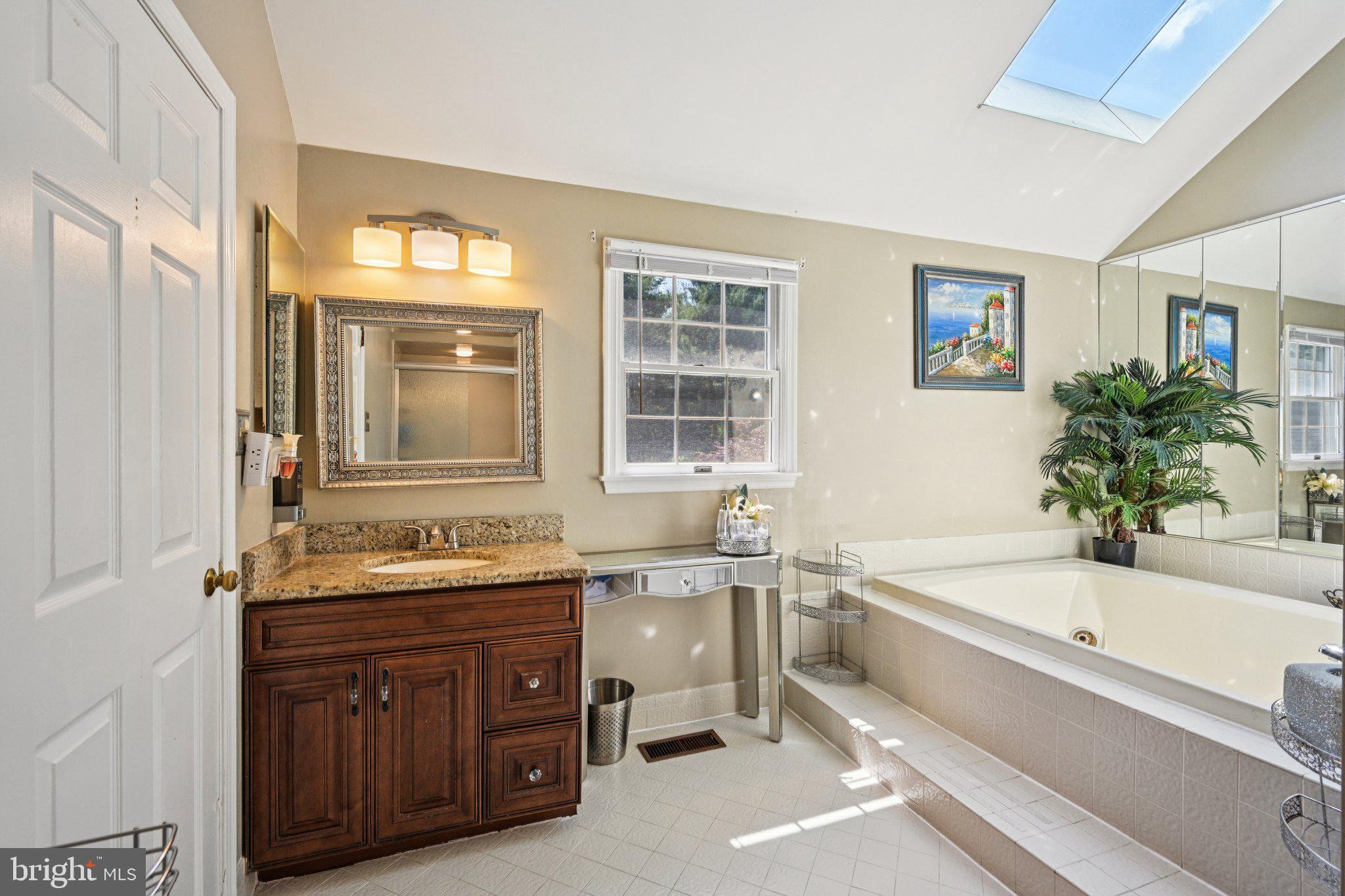 MAKEFIELD RIDGE - Residential