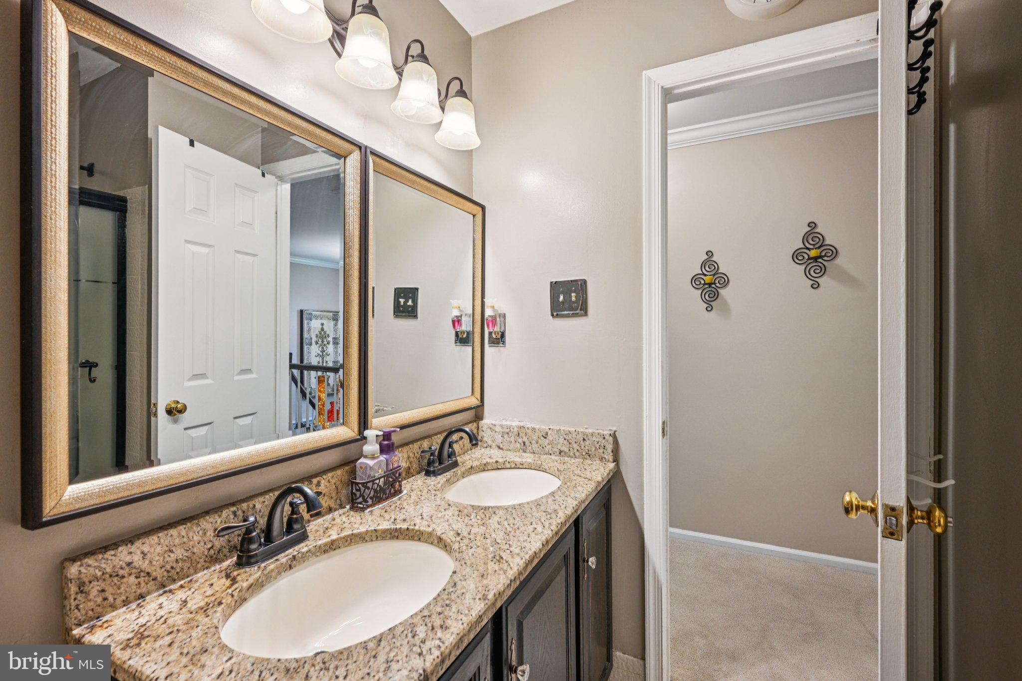 MAKEFIELD RIDGE - Residential