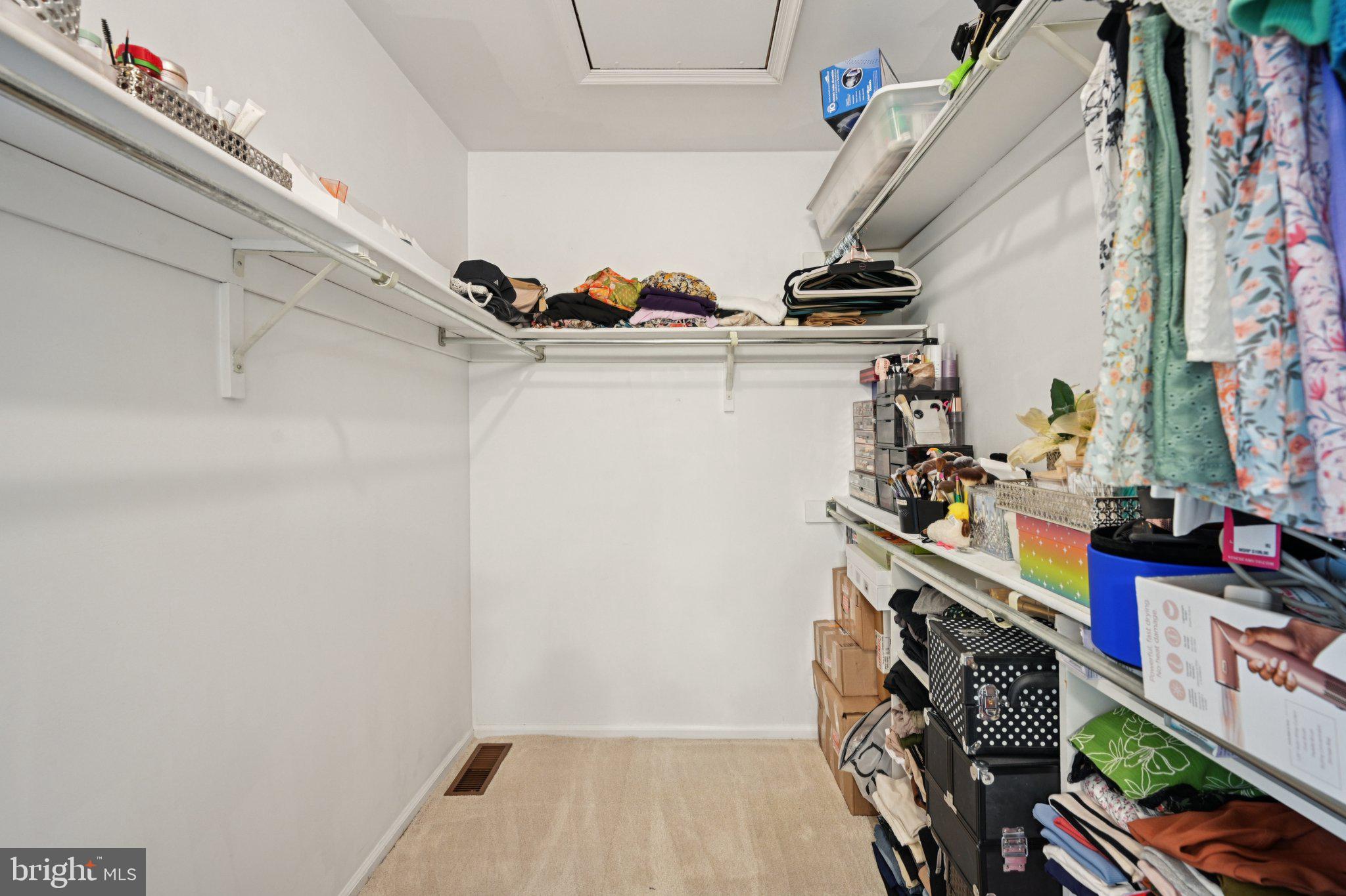 MAKEFIELD RIDGE - Residential