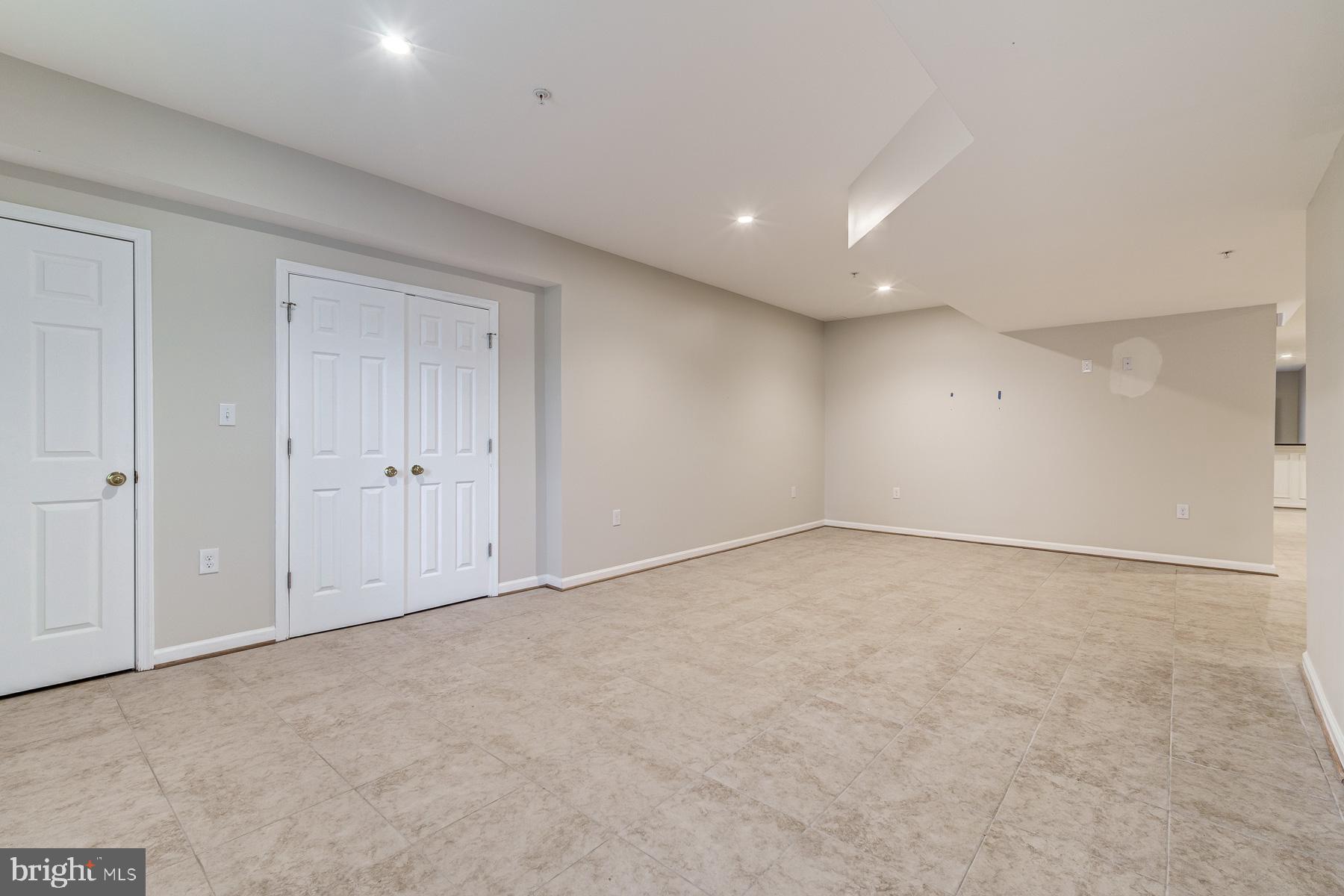 BEALLS MANOR - Residential